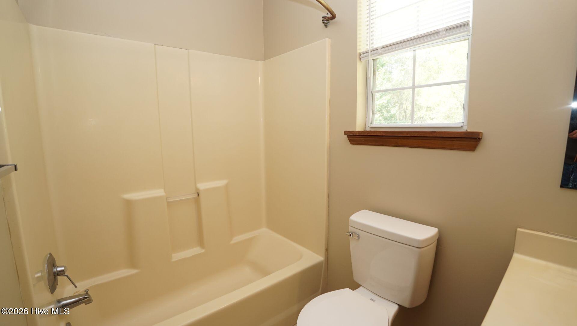 100566723 | Photo 13