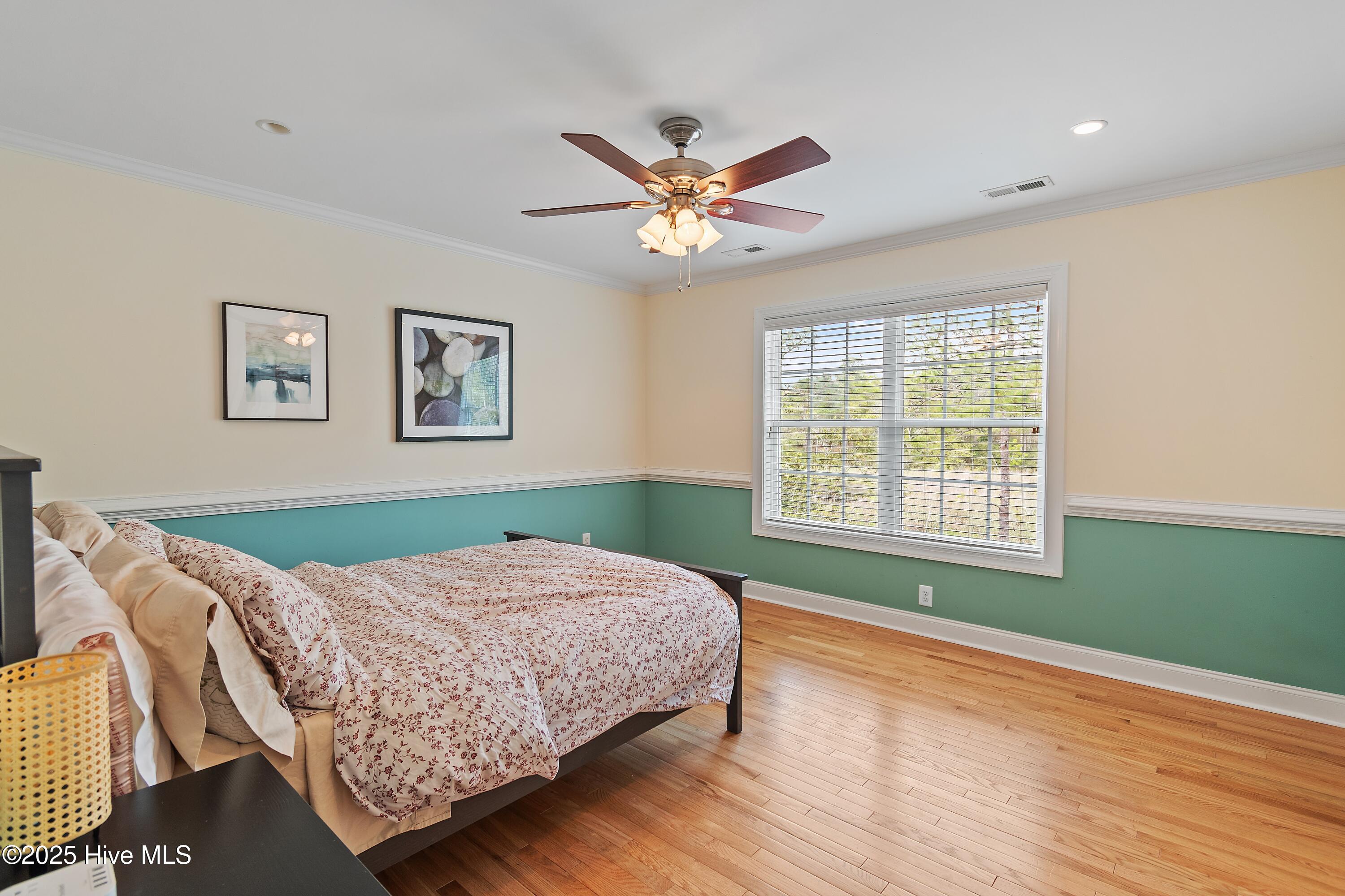 100520830 | Photo 47