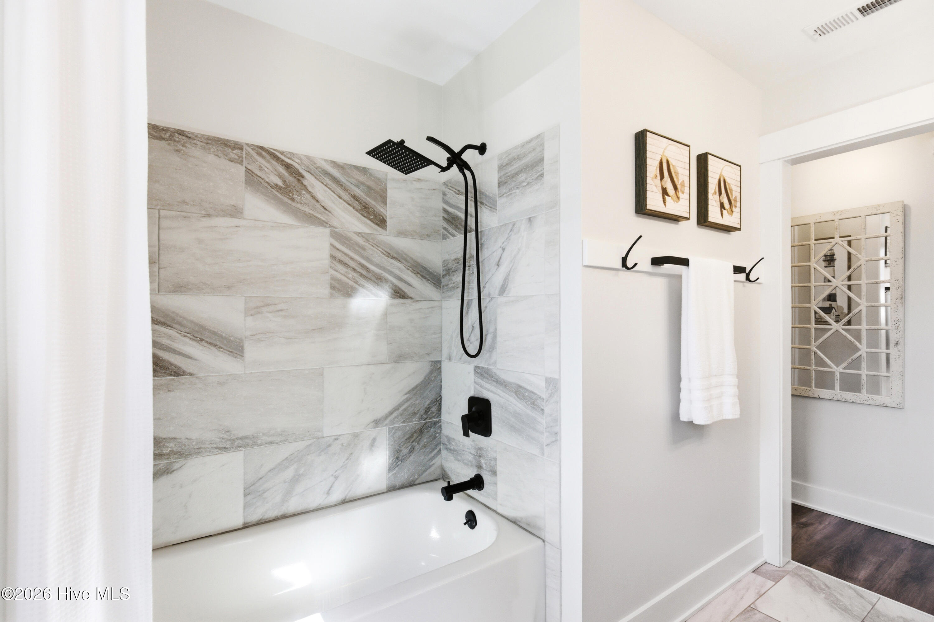 100564276 | Photo 29