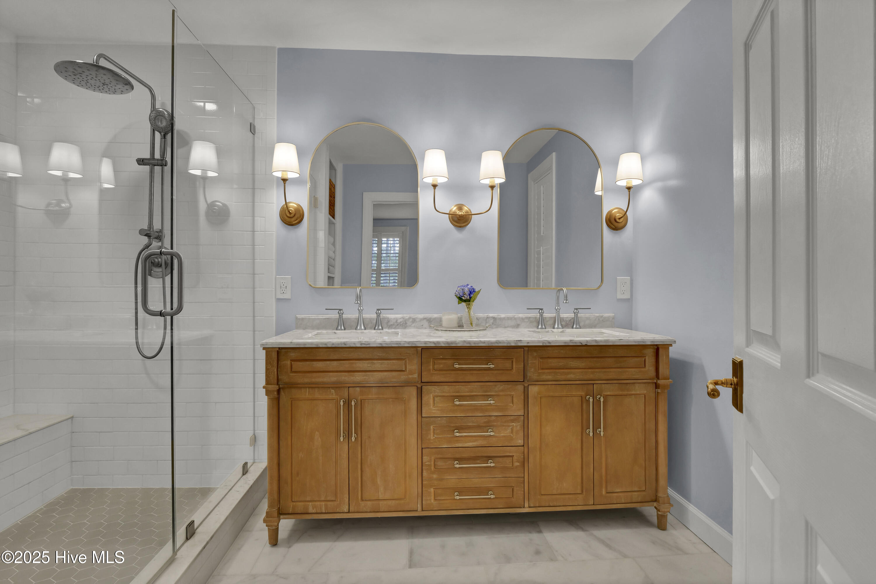 100539968 | Photo 20