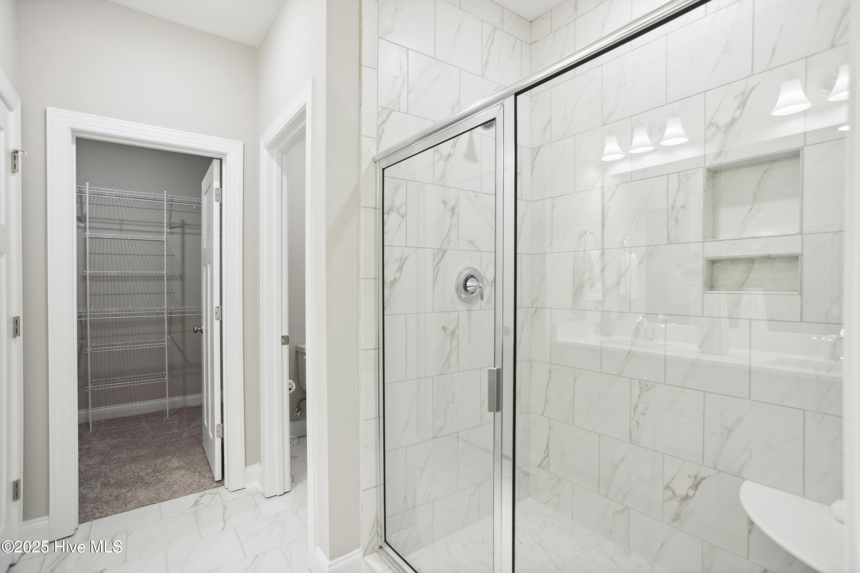 100543372 | Photo 18