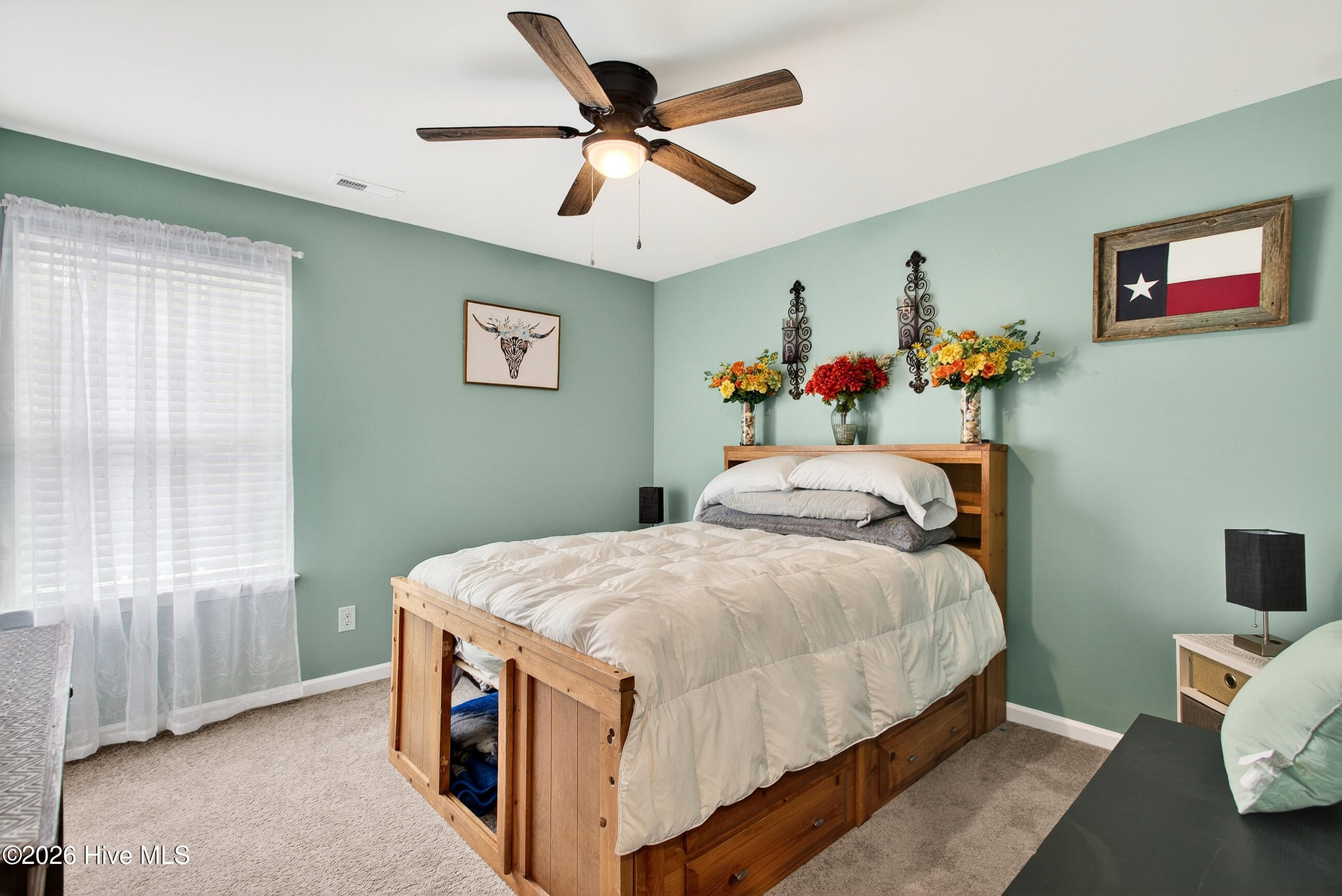 100566530 | Photo 19