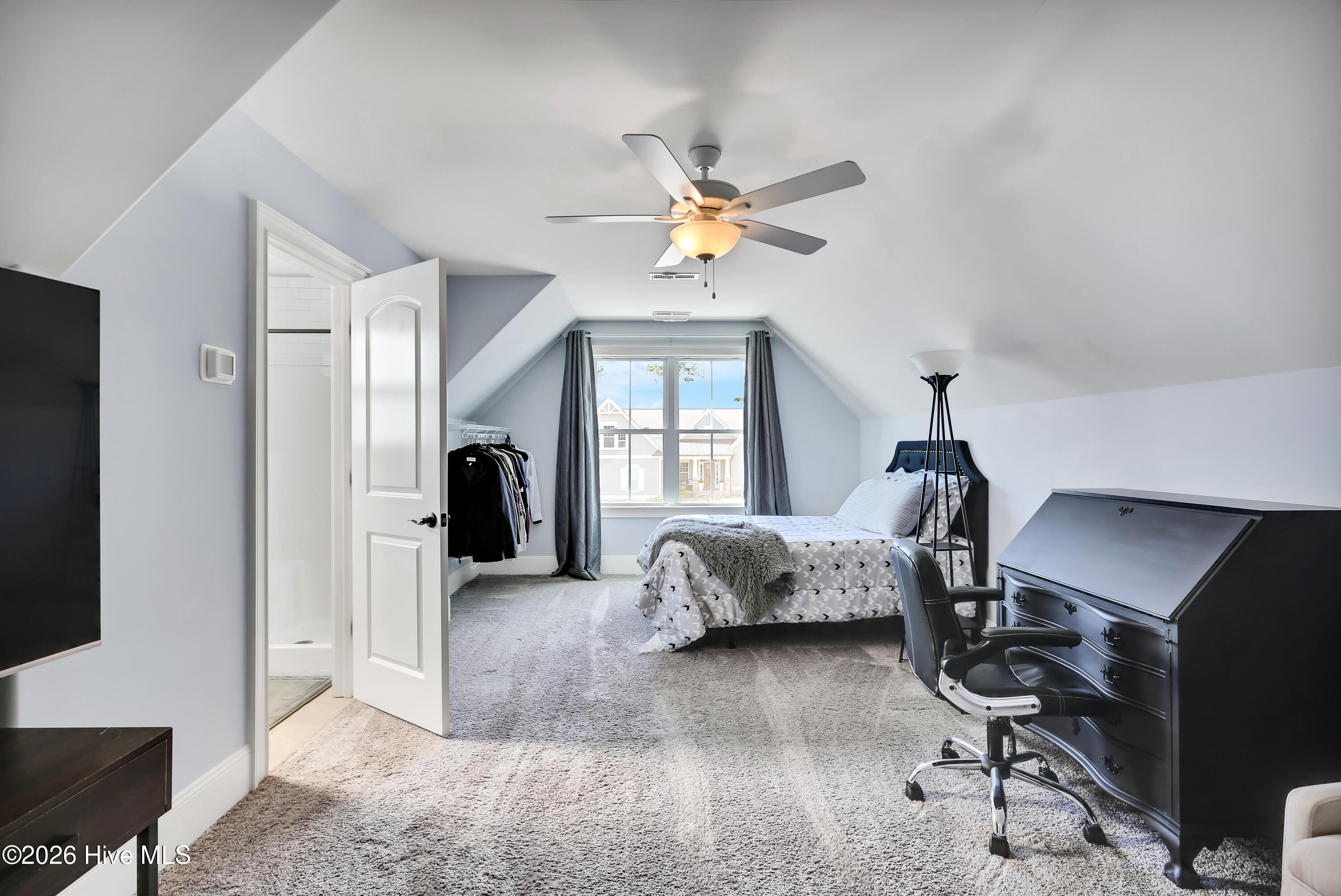 100560278 | Photo 28