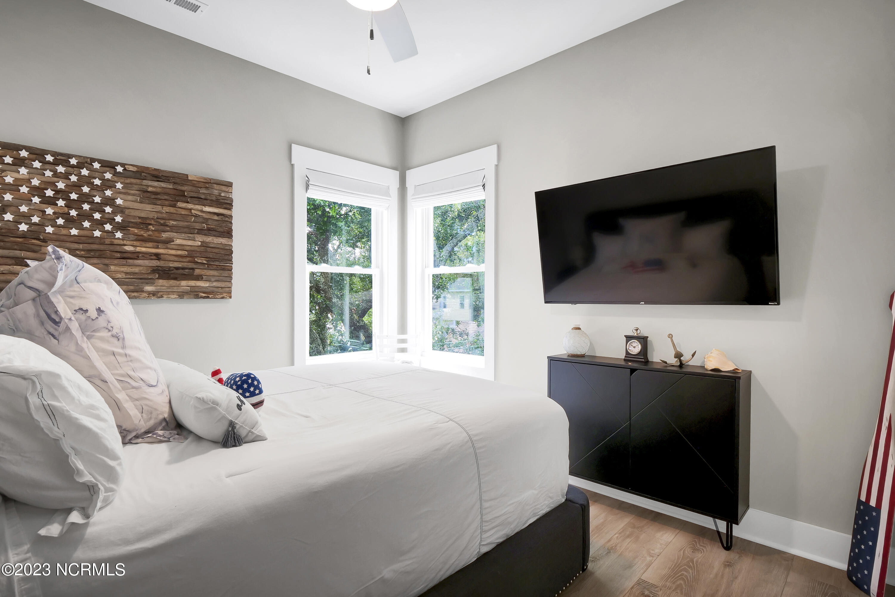 100526222 | Photo 14