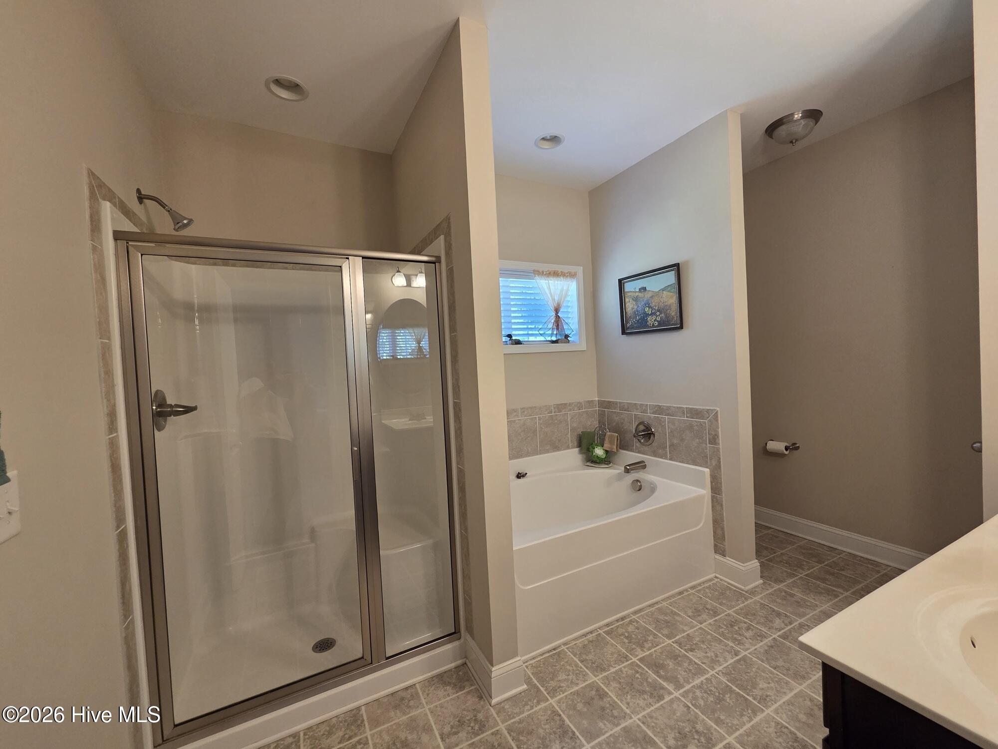 100568128 | Photo 15