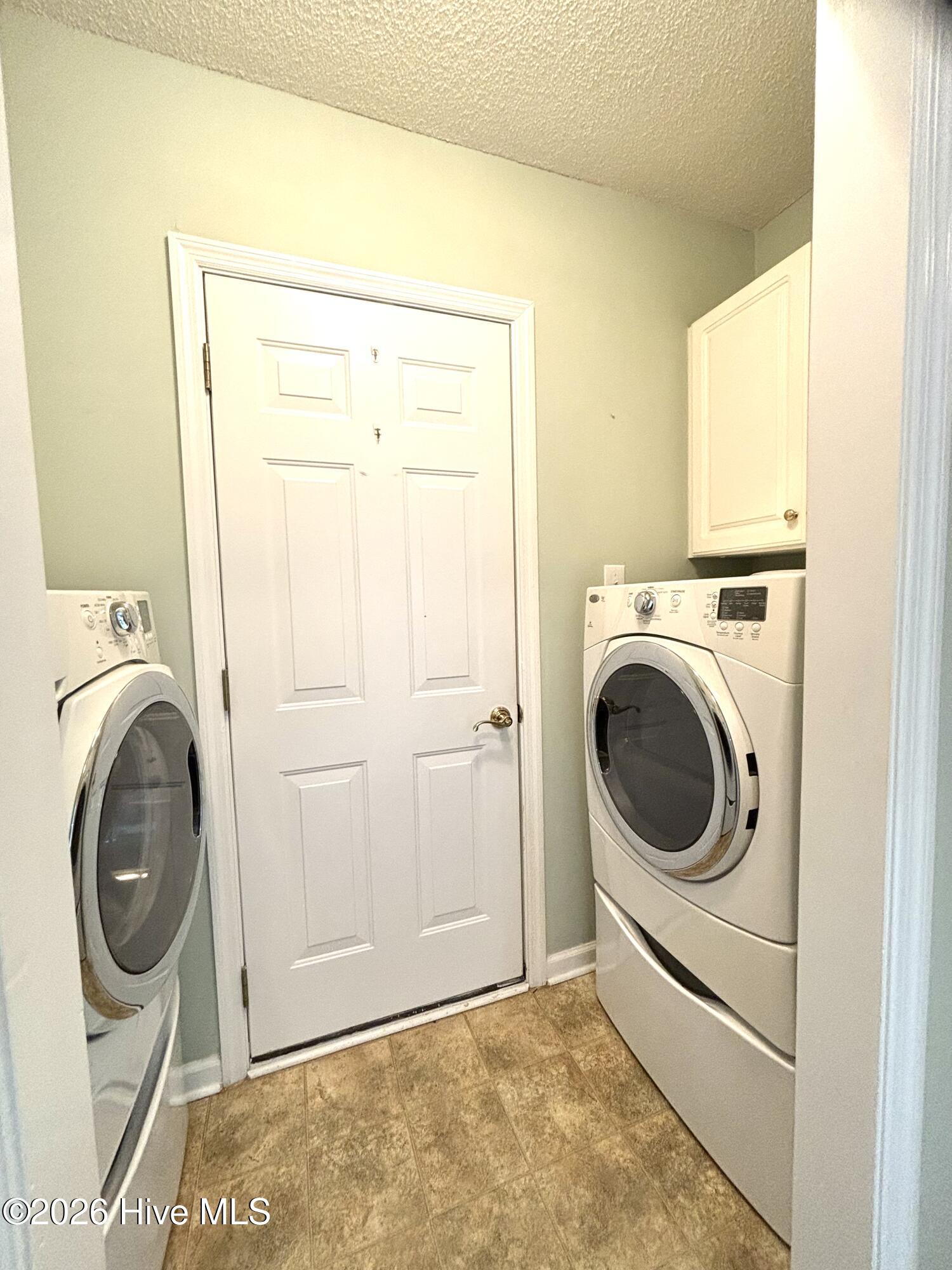 100561448 | Photo 11