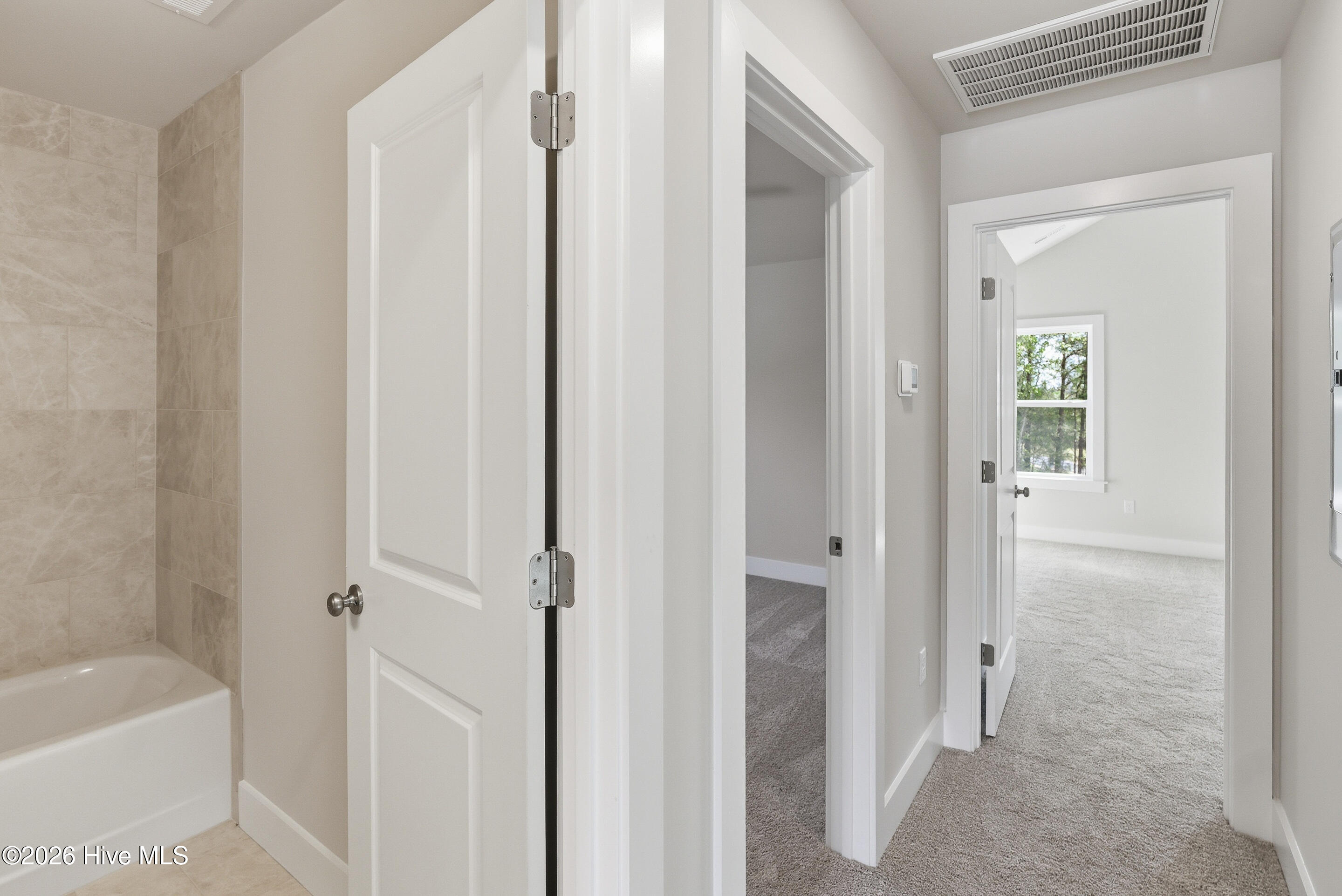 100547597 | Photo 28