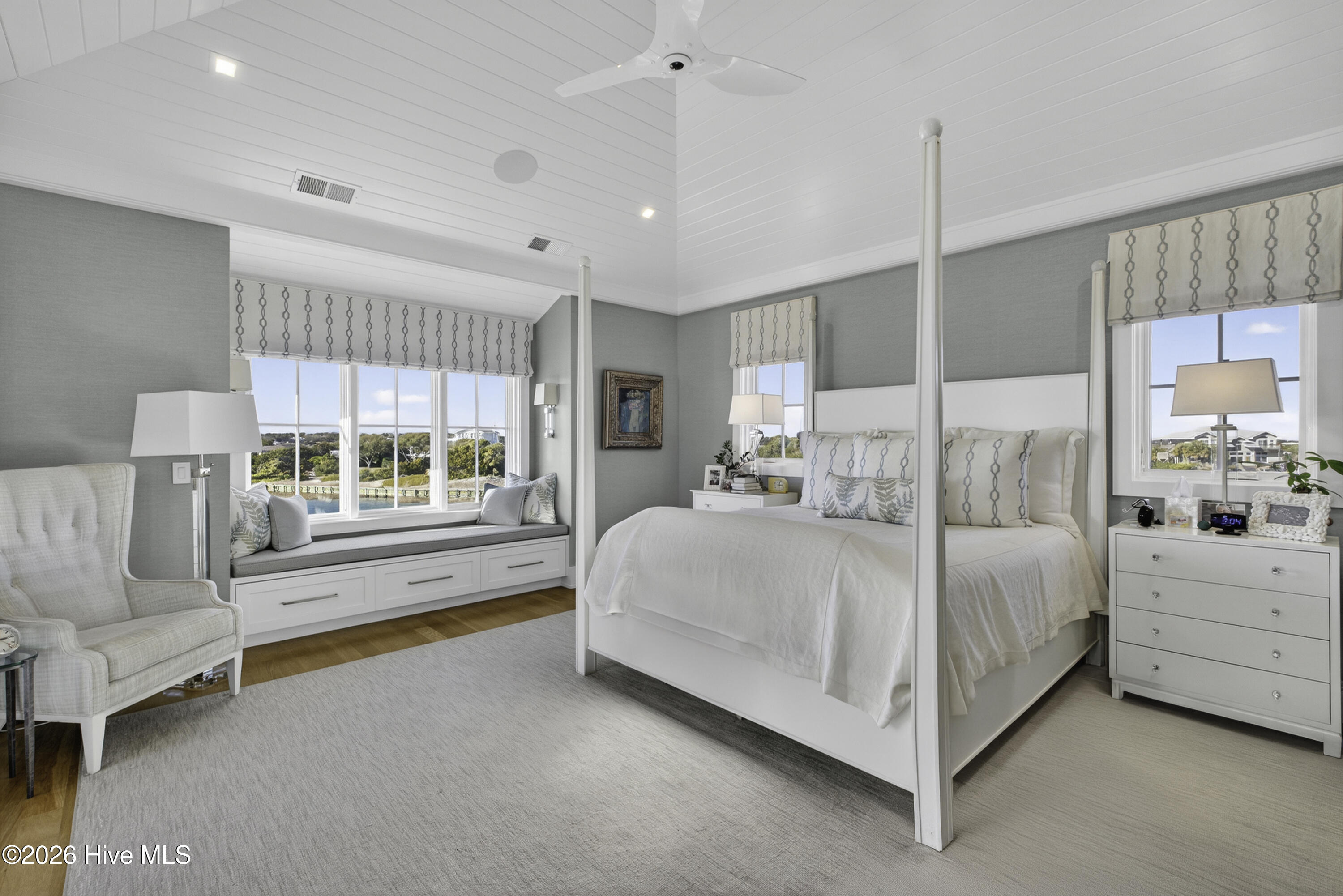 100557560 | Photo 26