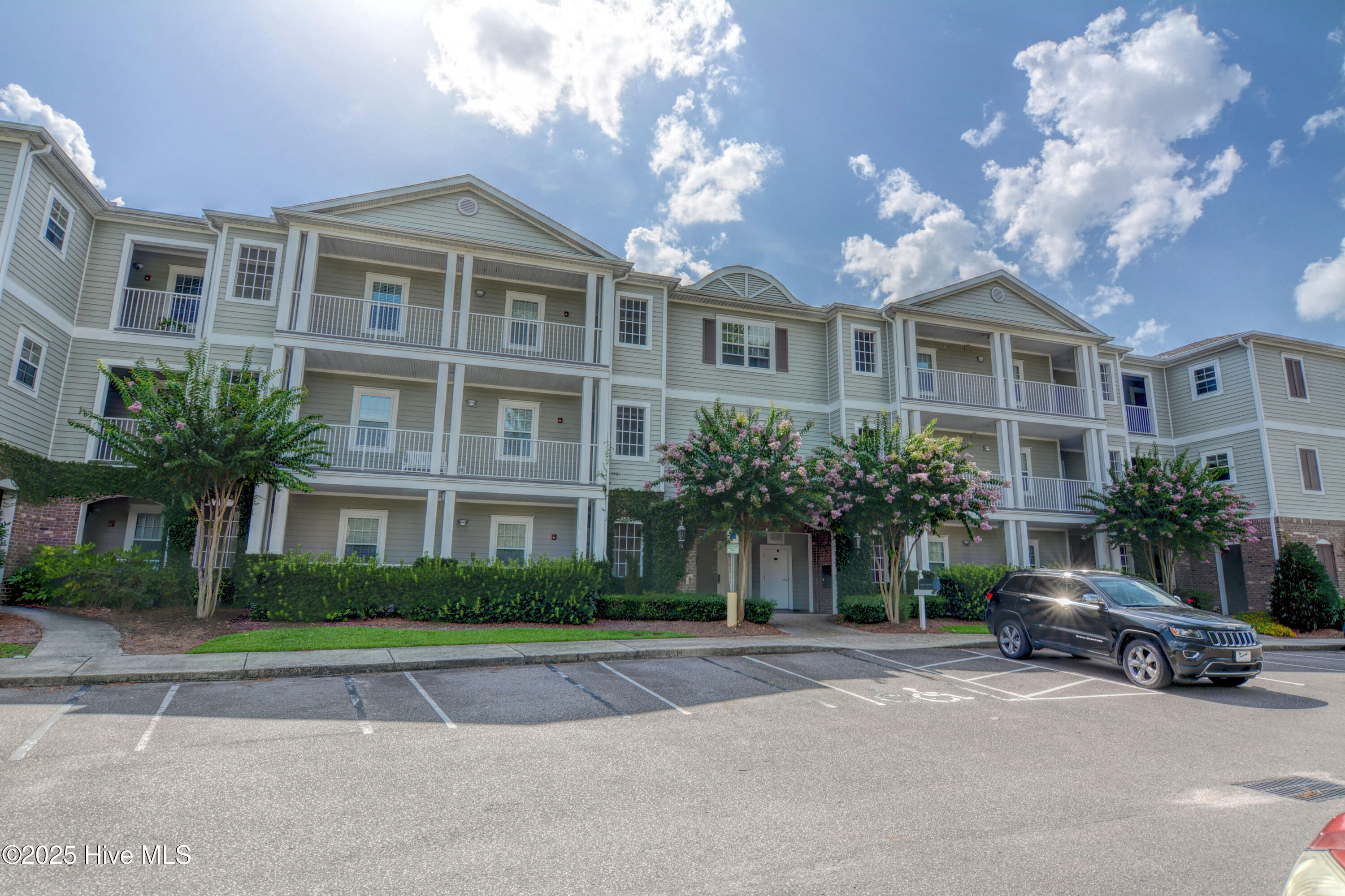 100551709 | Photo 32