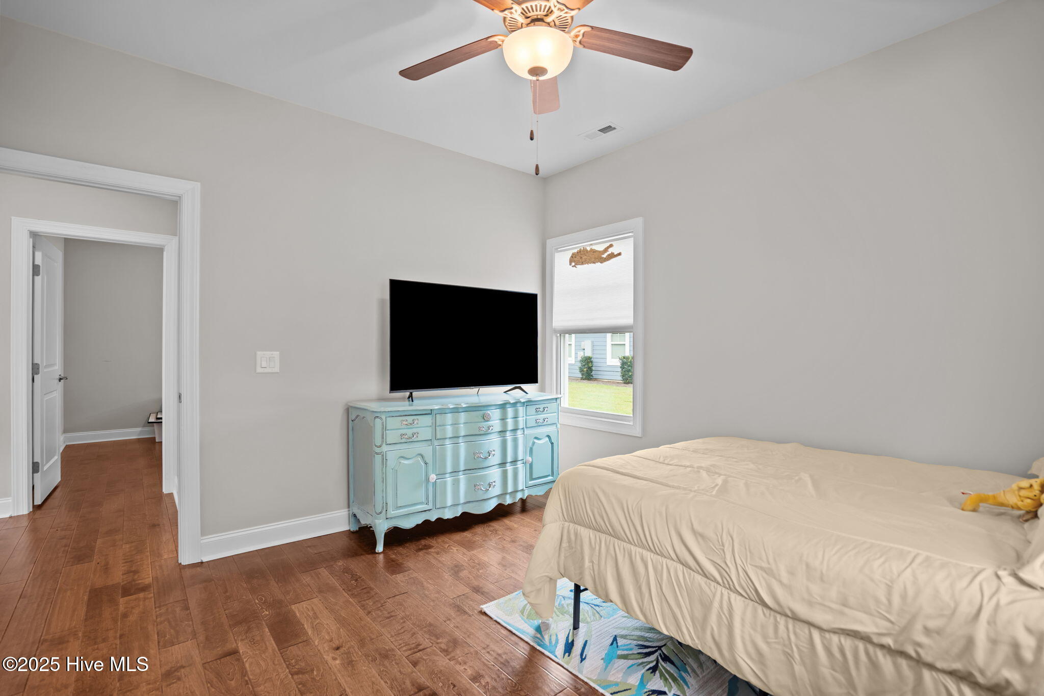 100536658 | Photo 24