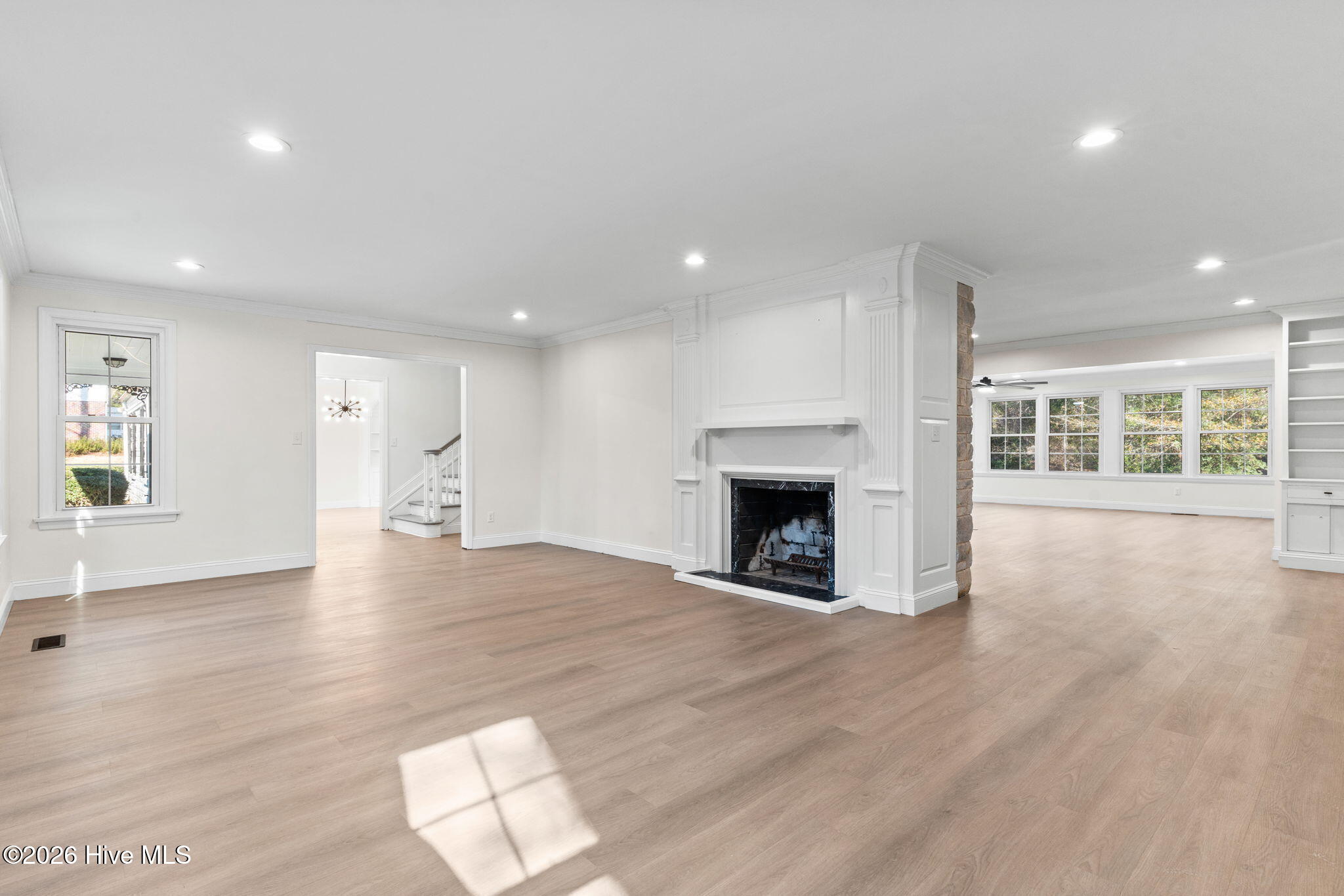 100548429 | Photo 12