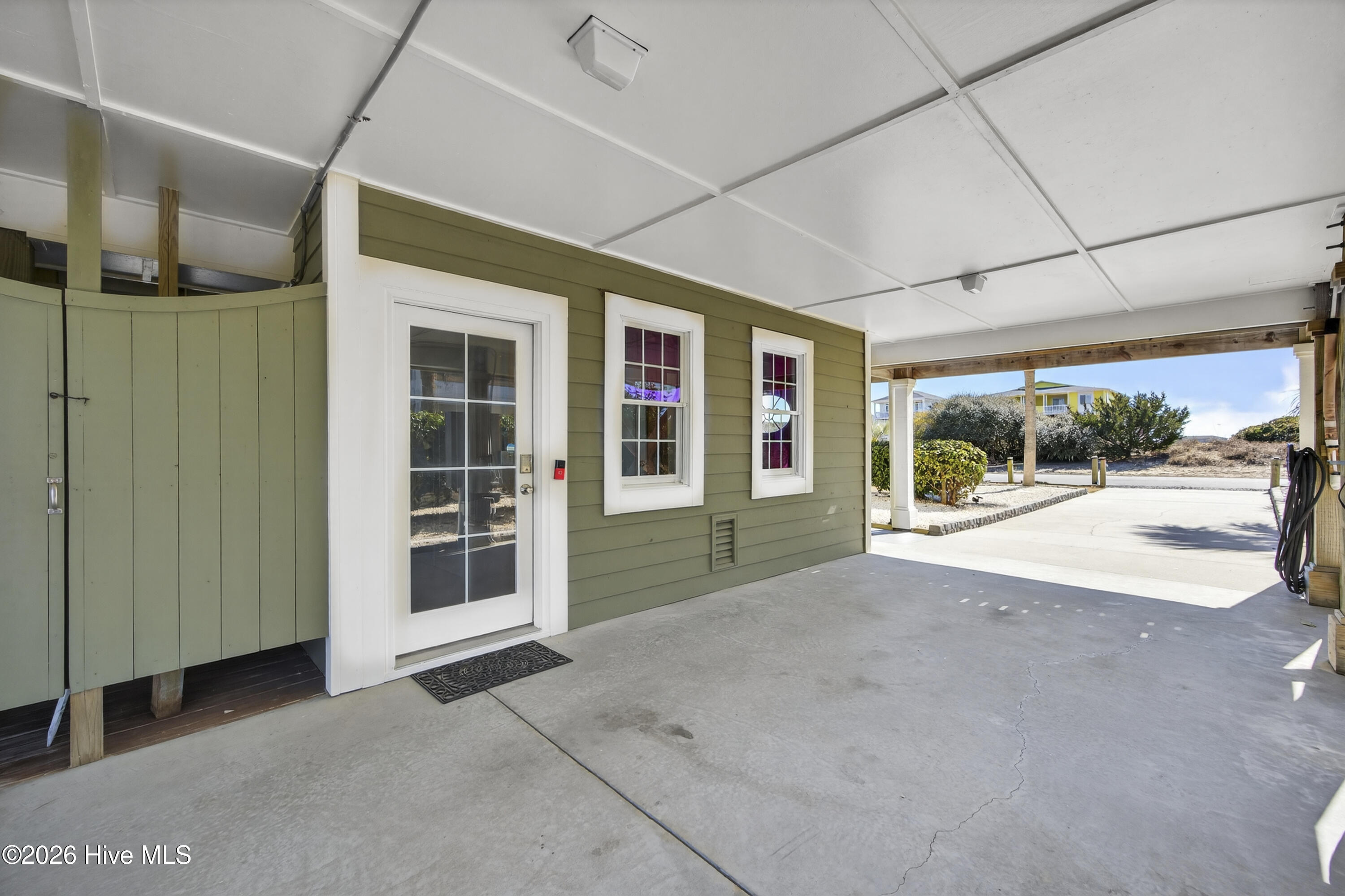 100554981 | Photo 35