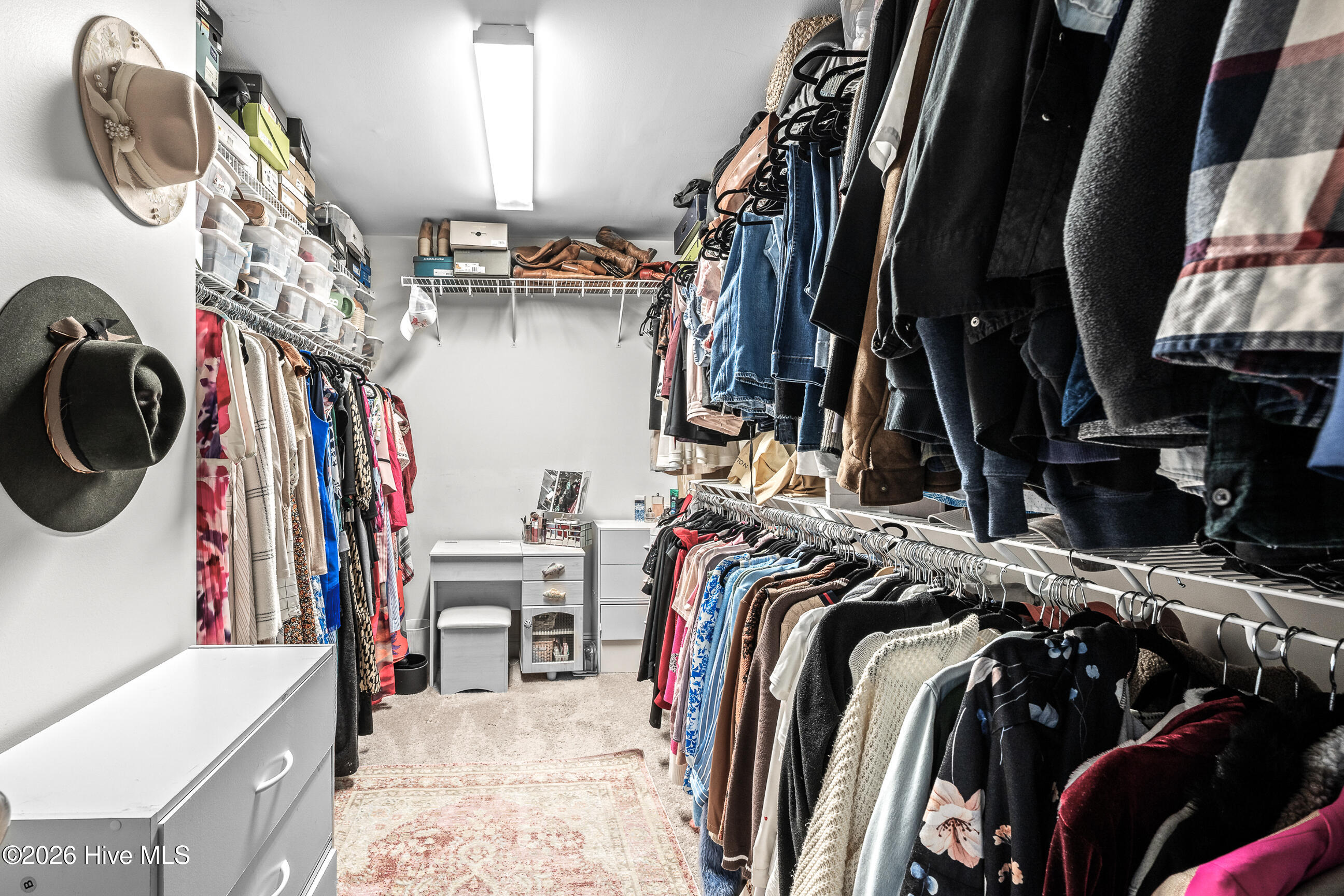 100567296 | Photo 26