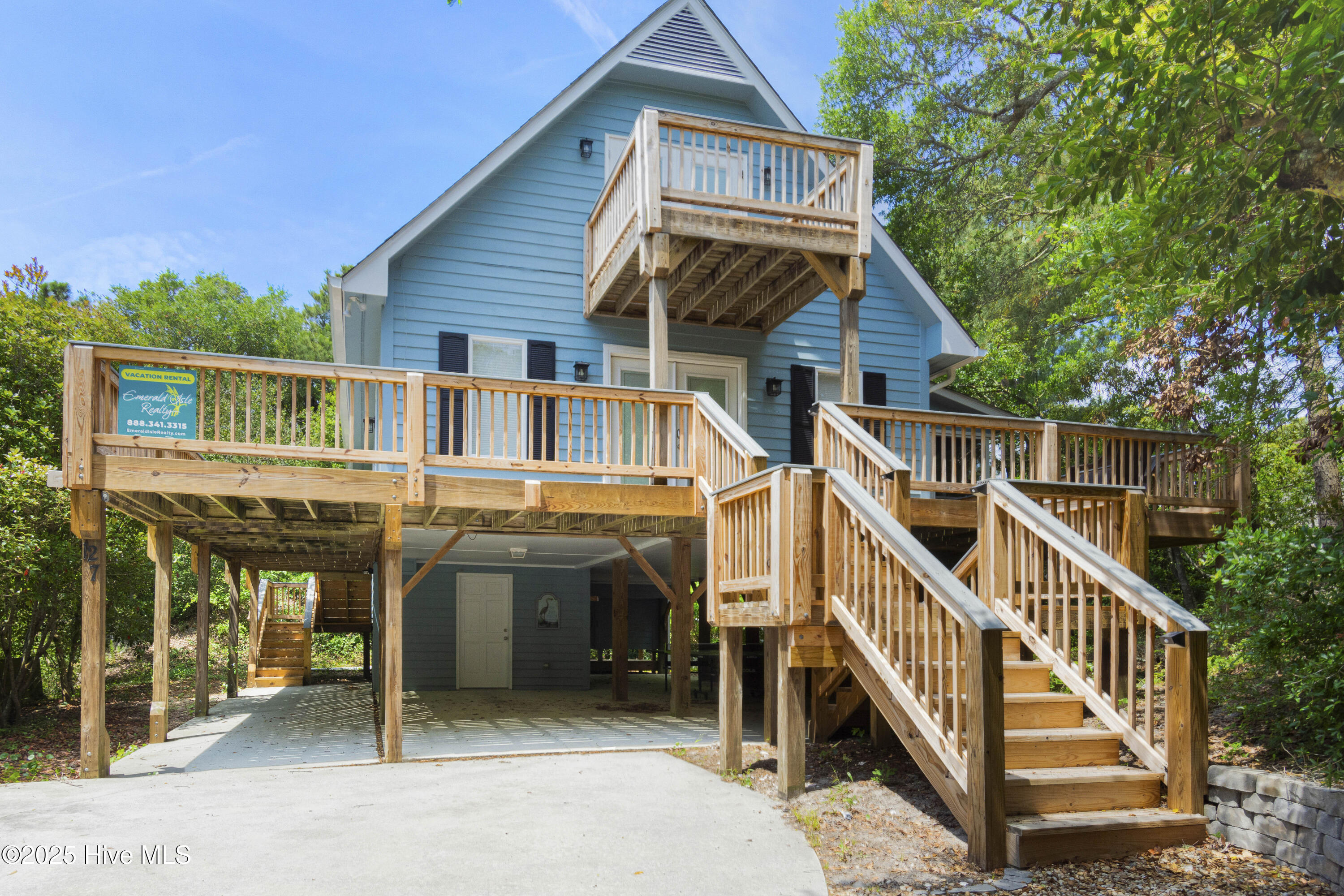 Homes for sale in Emerald Isle, NC | 127 Sand Castle Dr, Emerald Isle, NC 28594 | MLS# 100528210