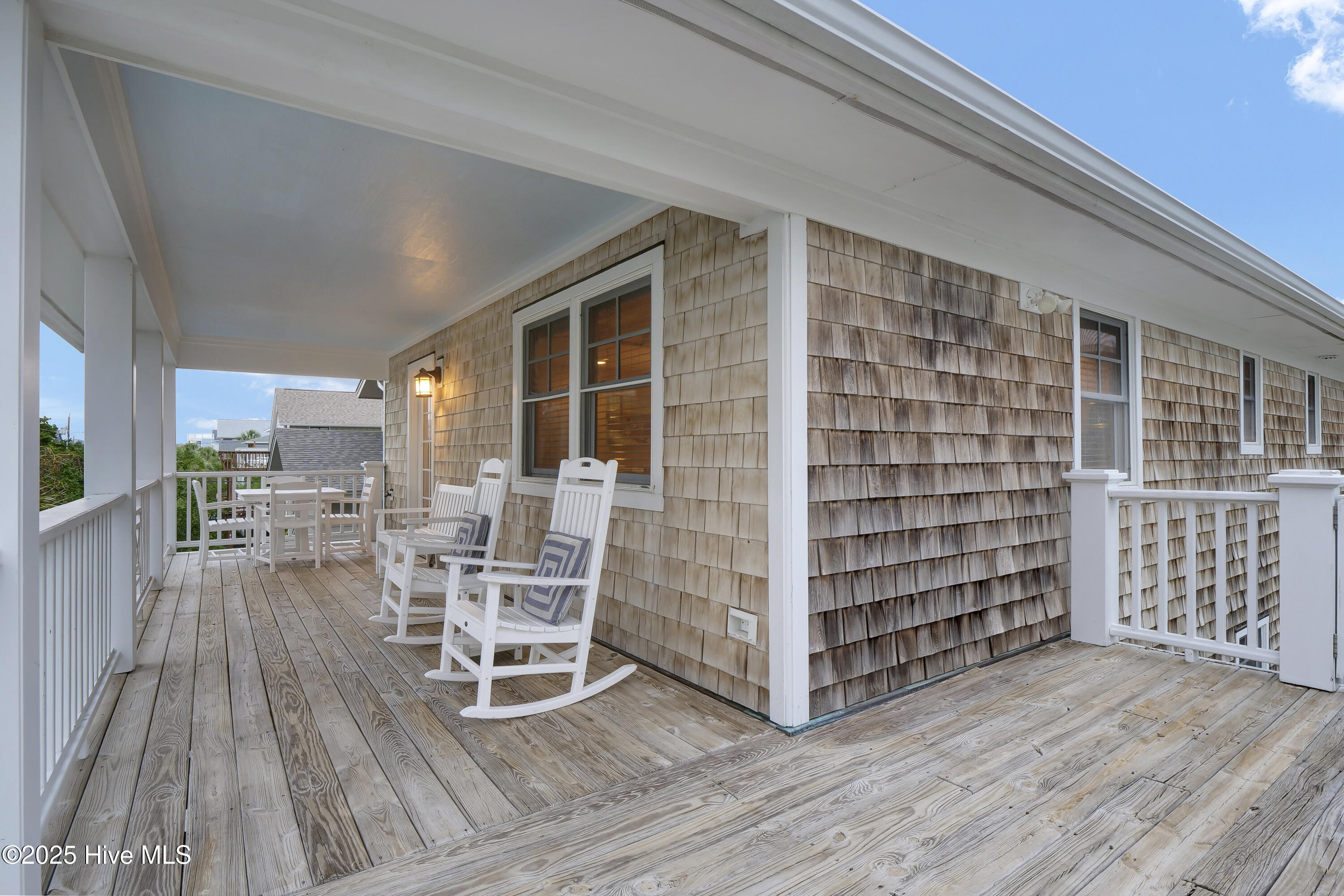 100525301 | Photo 40