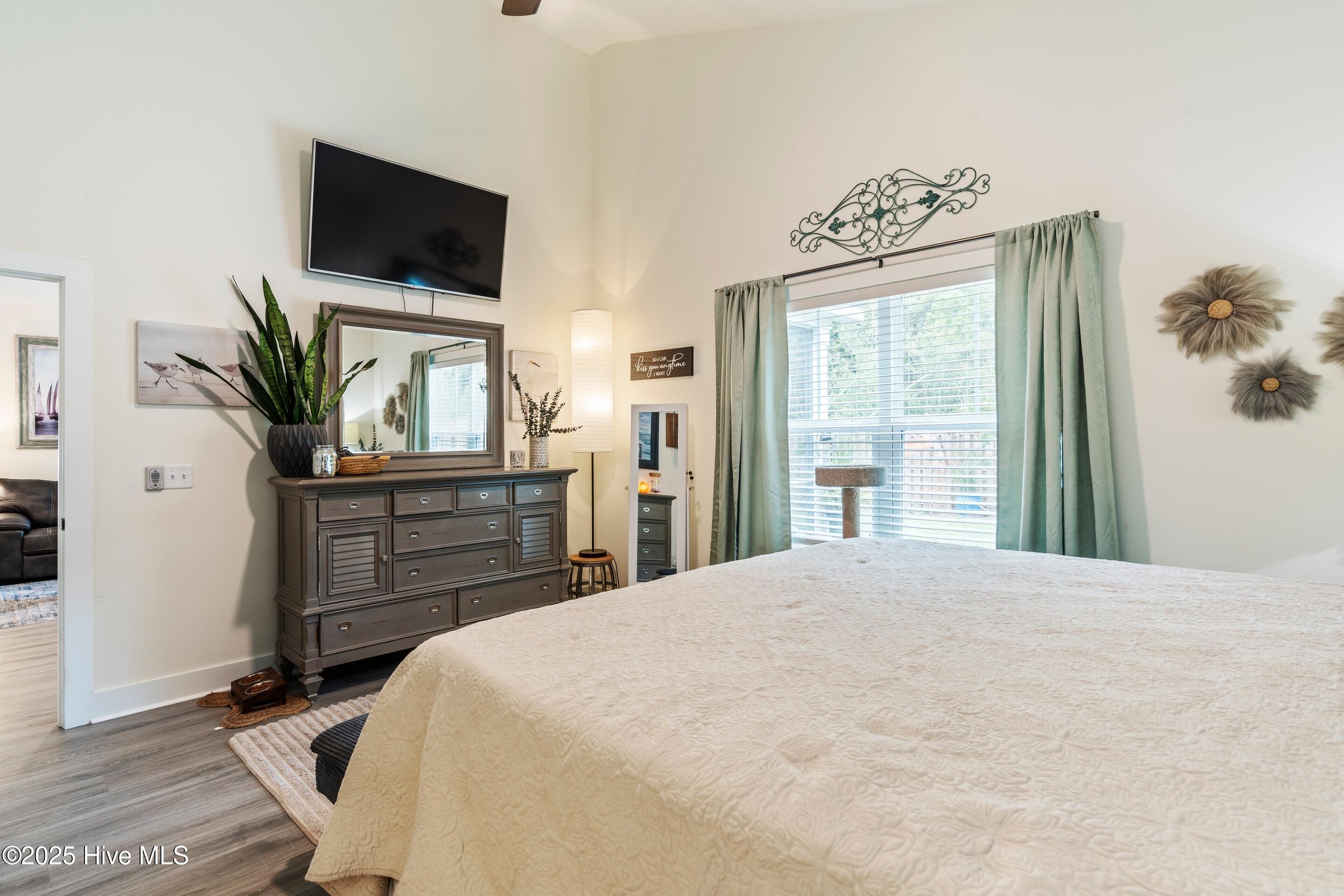 100525956 | Photo 34