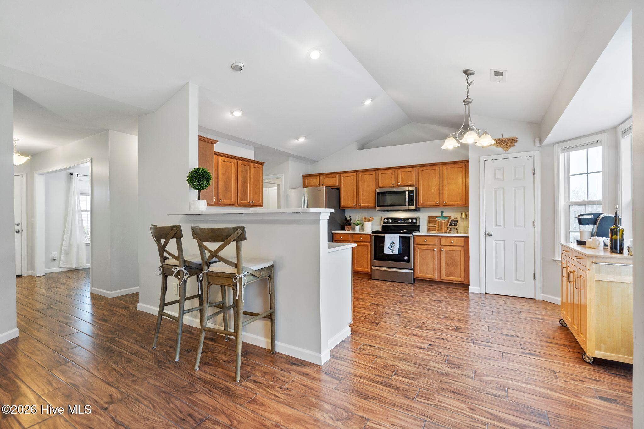 100557294 | Photo 12