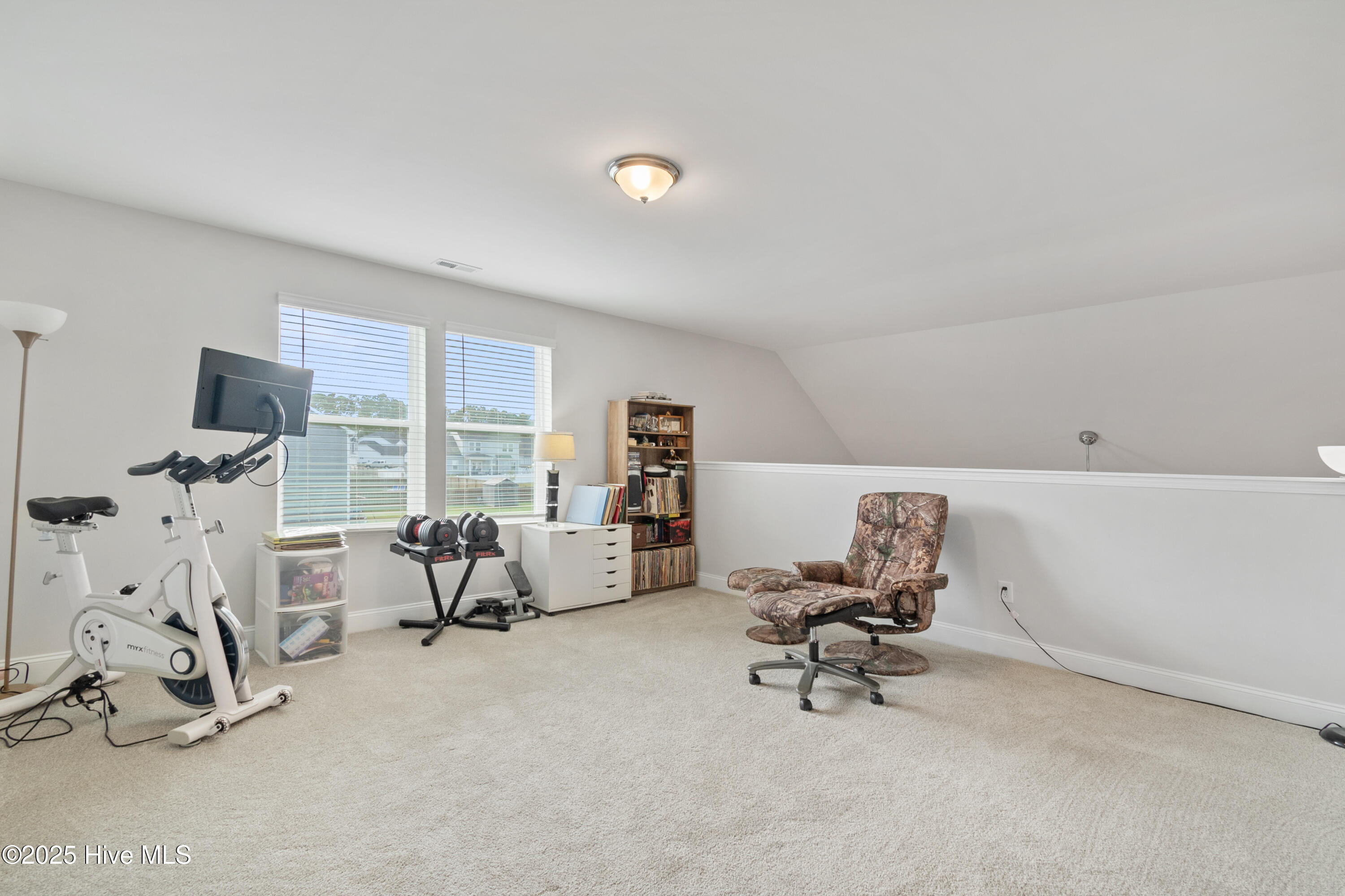 100561939 | Photo 22