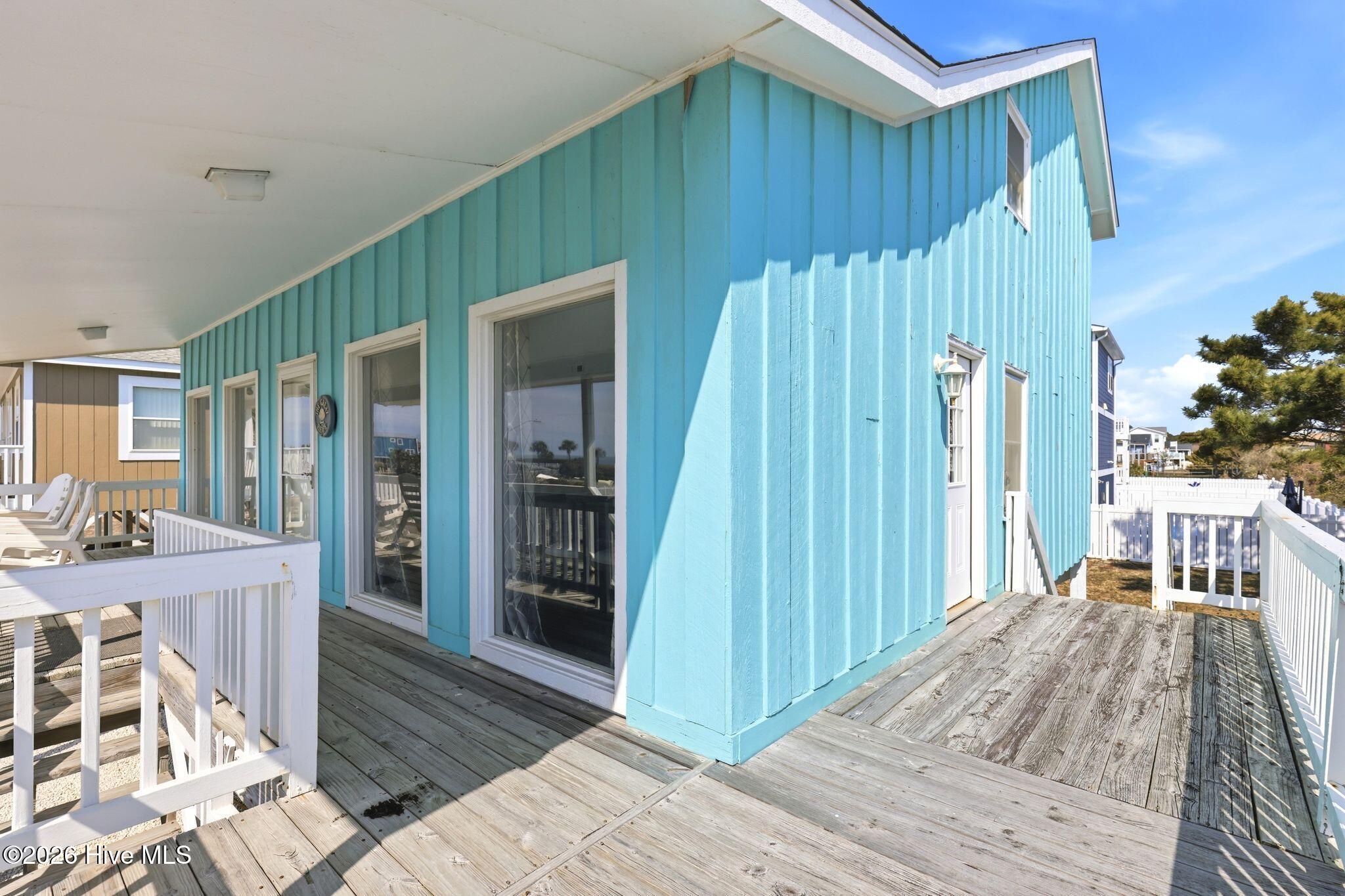 100558178 | Photo 11