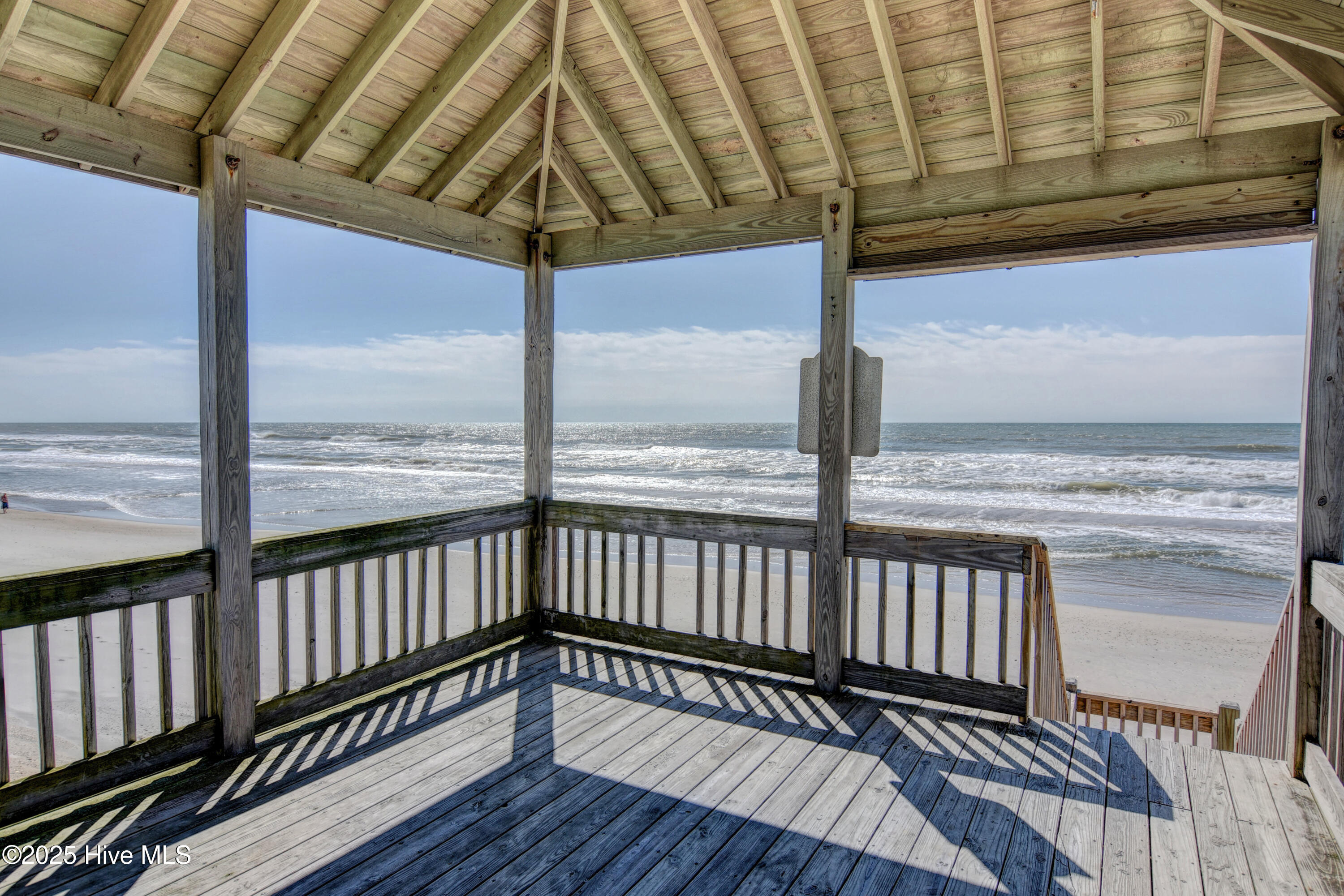 100508177 | Photo 43