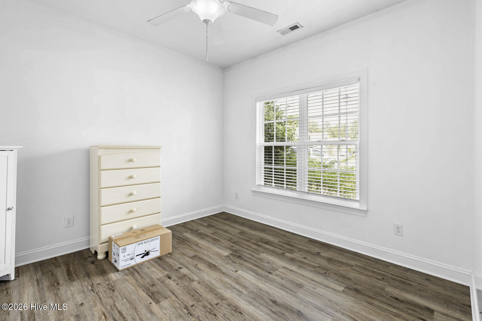 100564555 | Photo 23