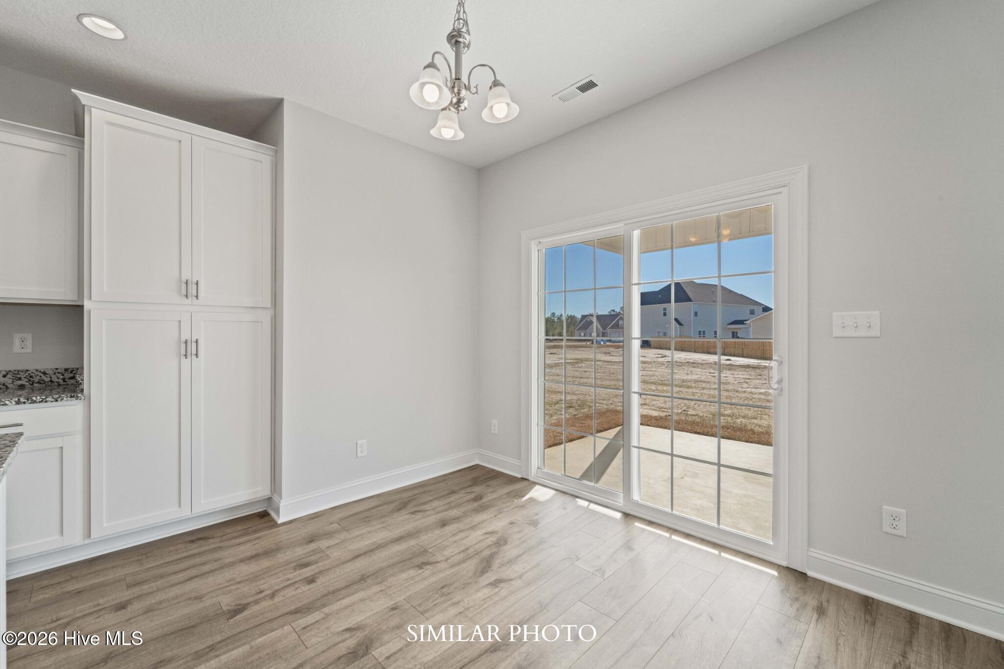 100566312 | Photo 18