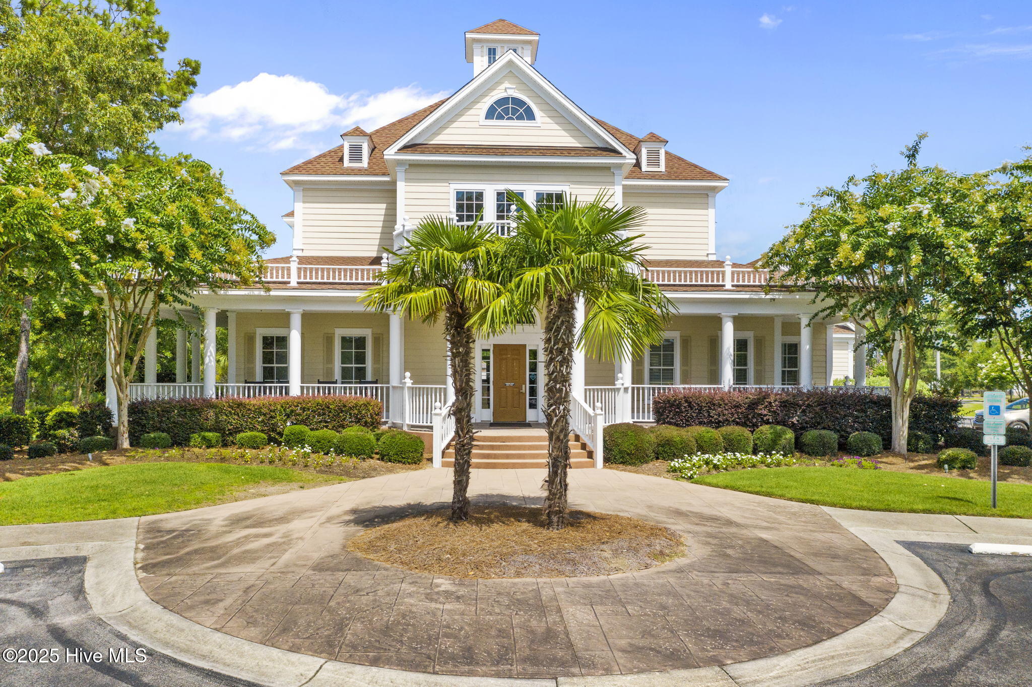 100539989 | Photo 53