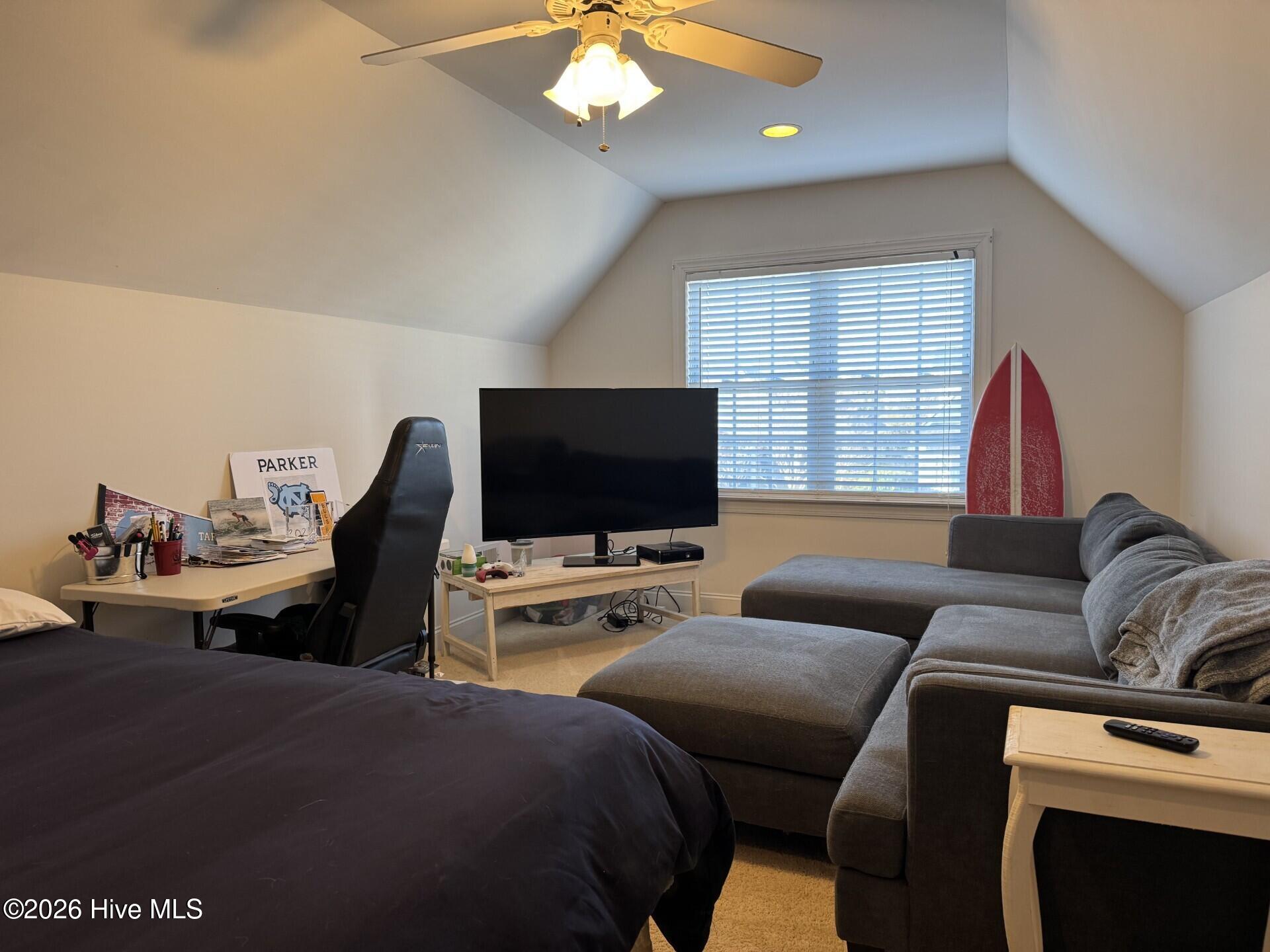 100551647 | Photo 14