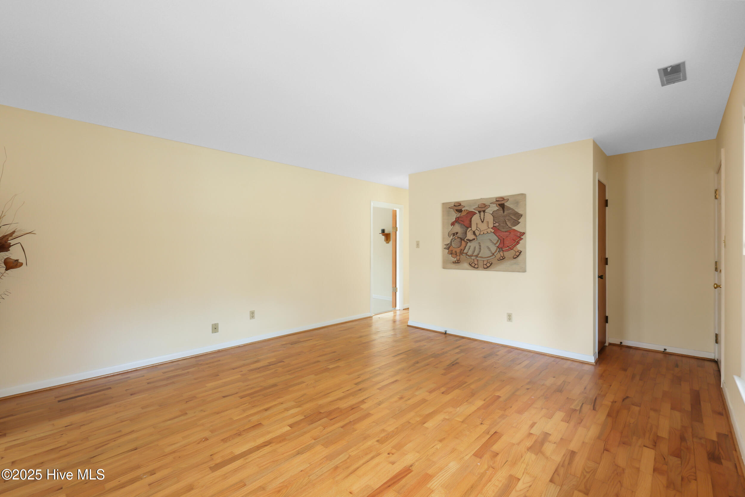 100533068 | Photo 10