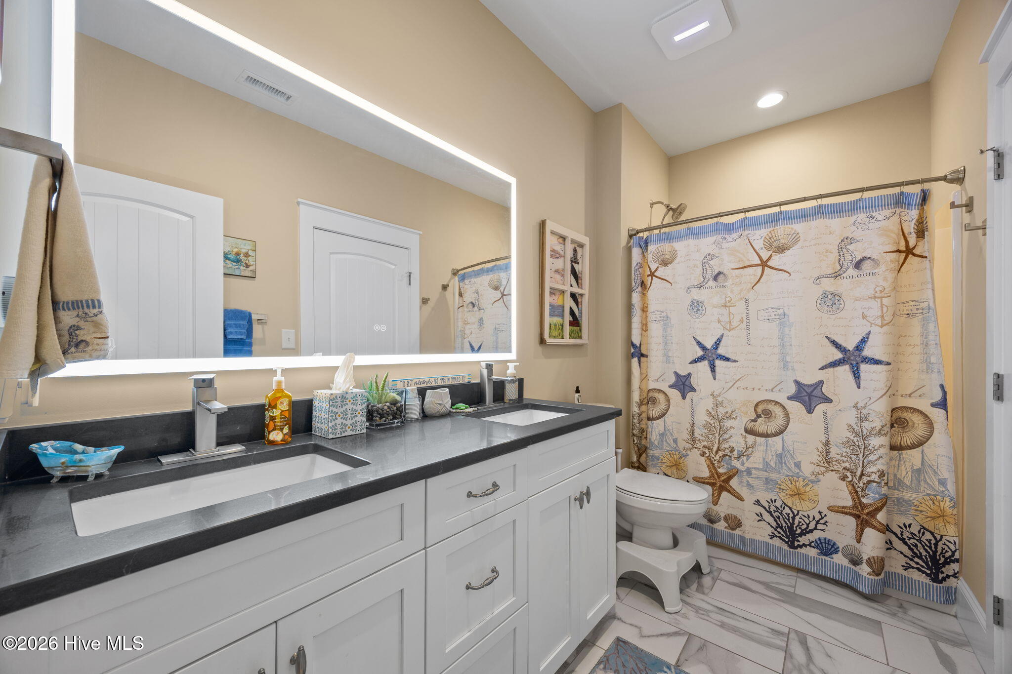 100567463 | Photo 54