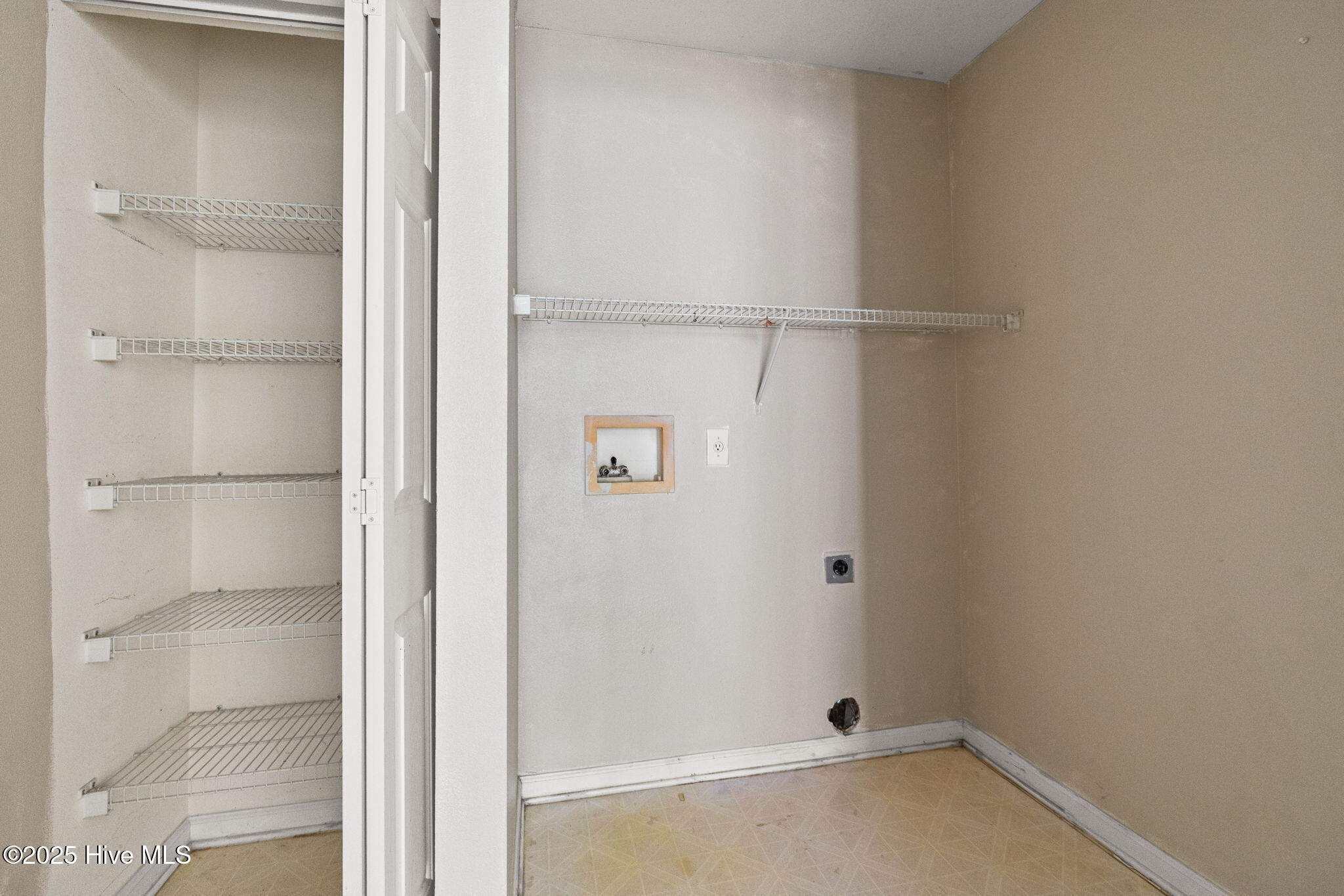 100536152 | Photo 22