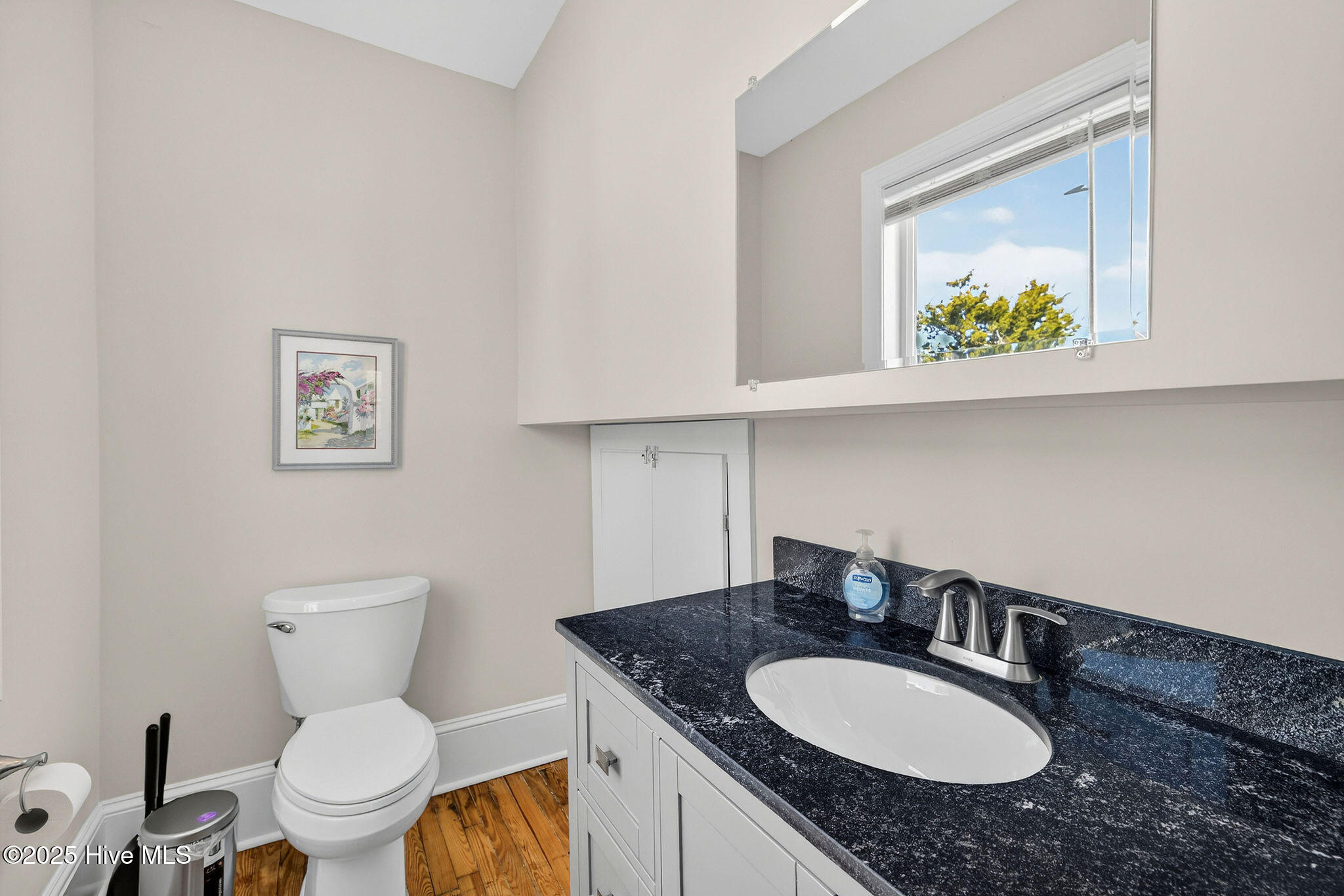 100543677 | Photo 18