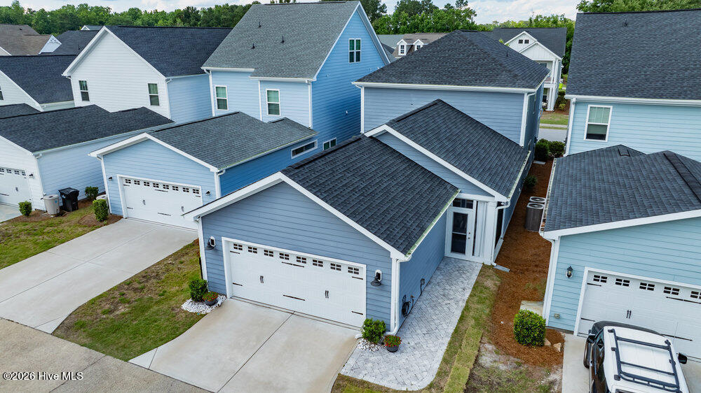 100558129 | Photo 54