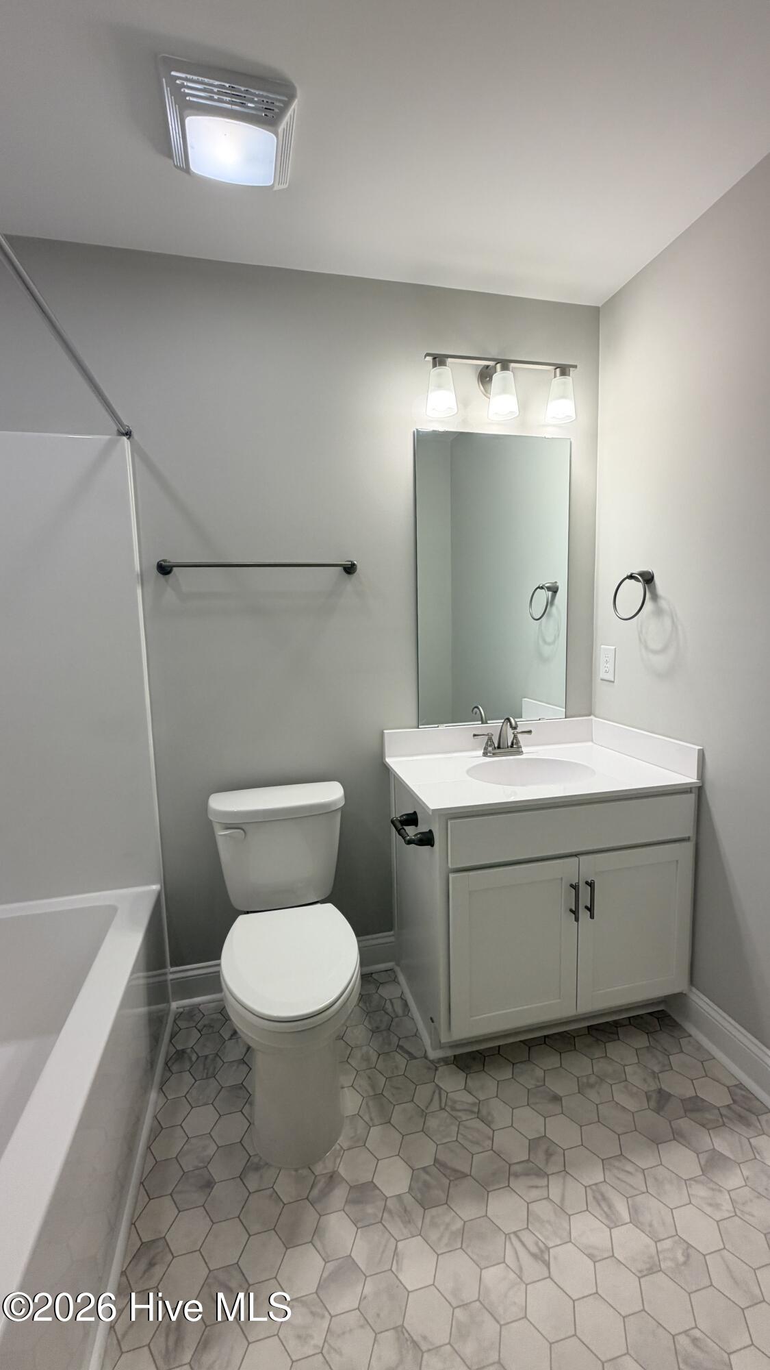 100558167 | Photo 16