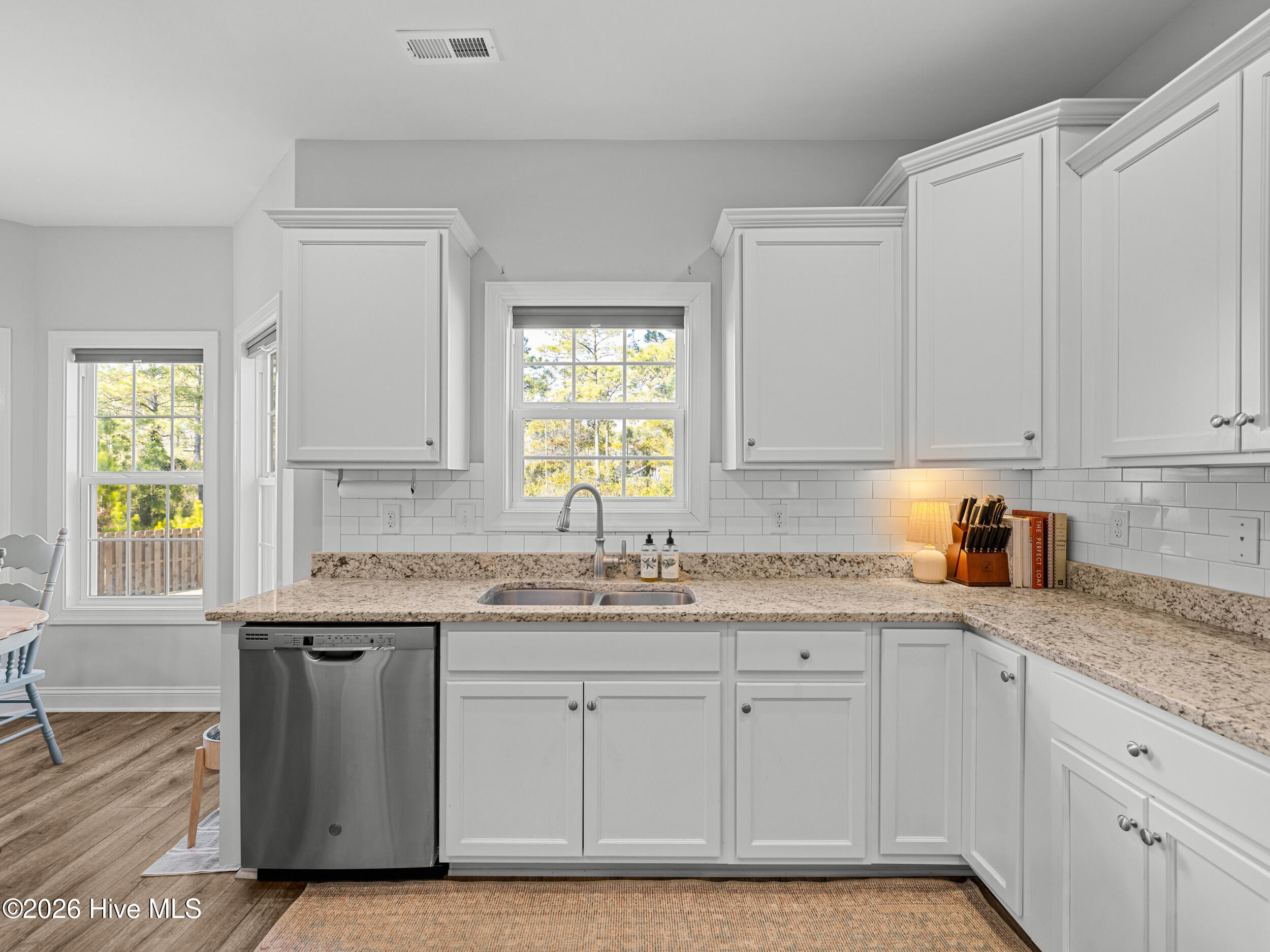 100553436 | Photo 22