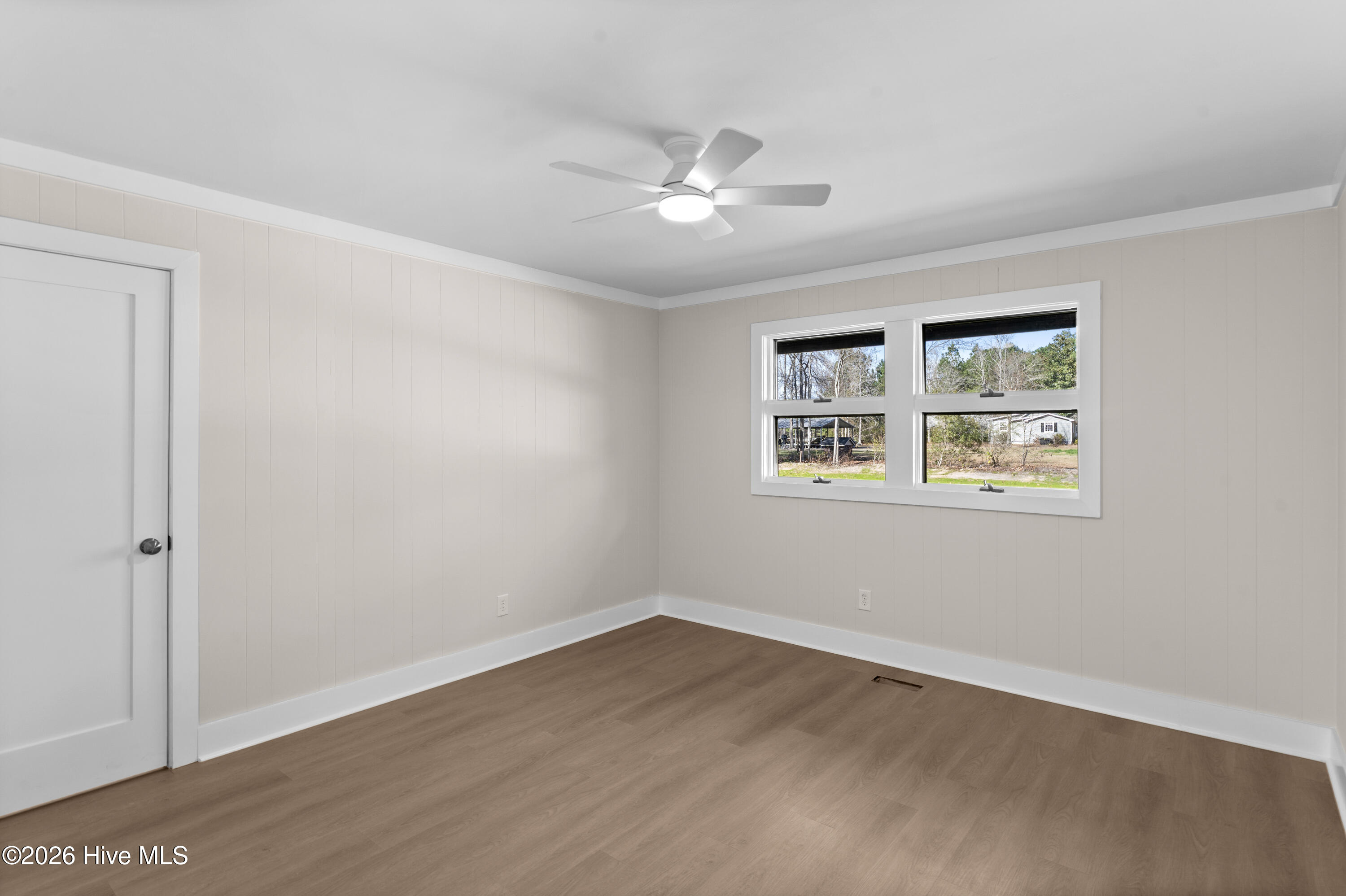 100561739 | Photo 26