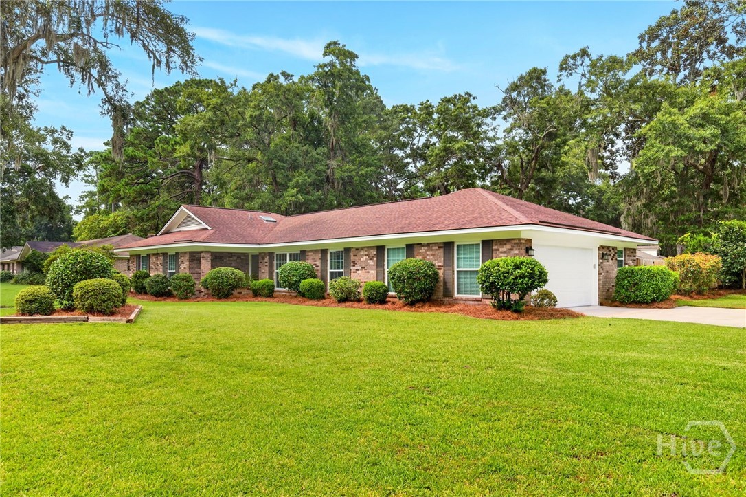 3rd image of 701 Woodridge Dr, Savannah, GA 31410 | MLS# SA361455