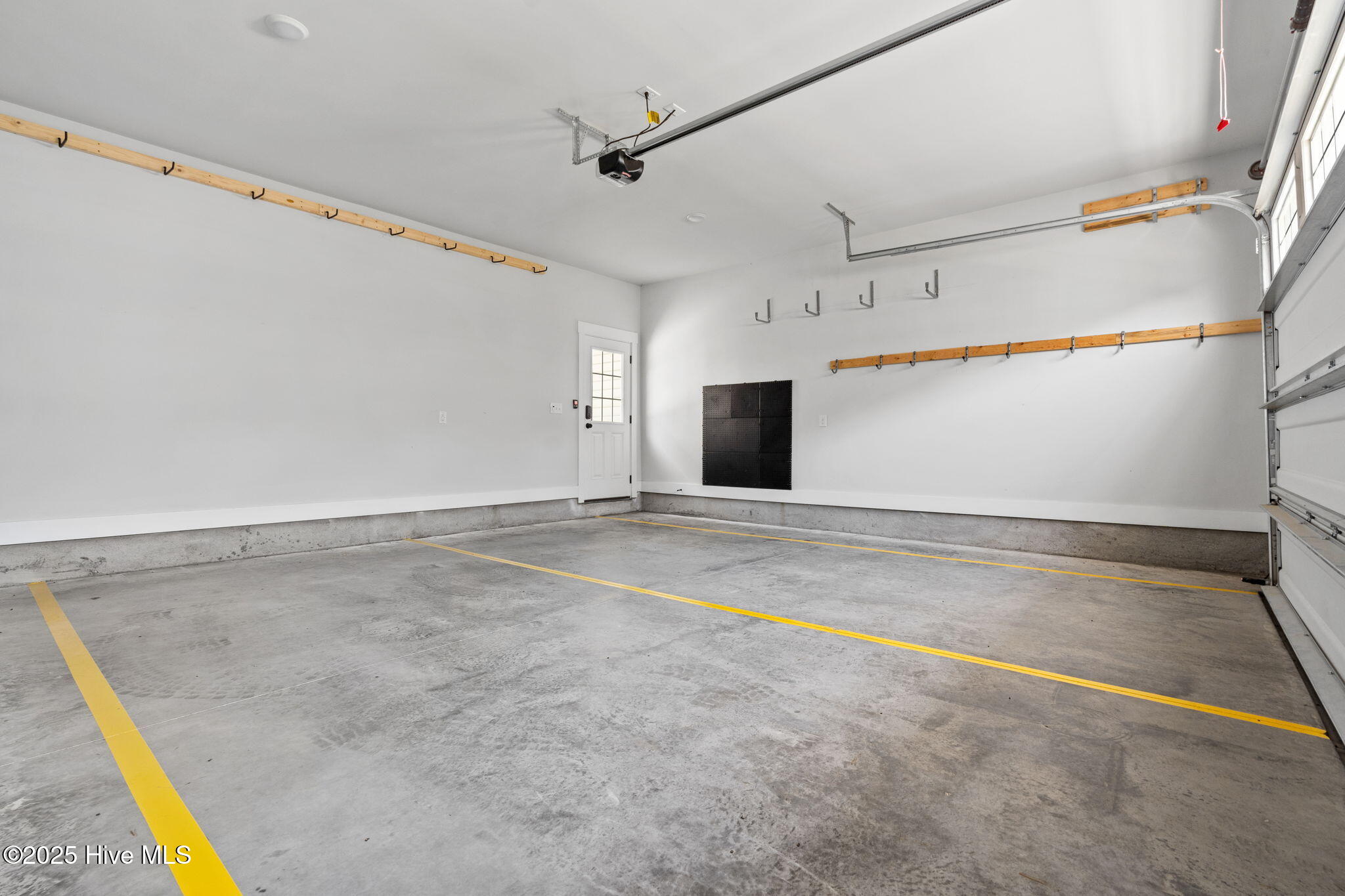 100485304 | Photo 39