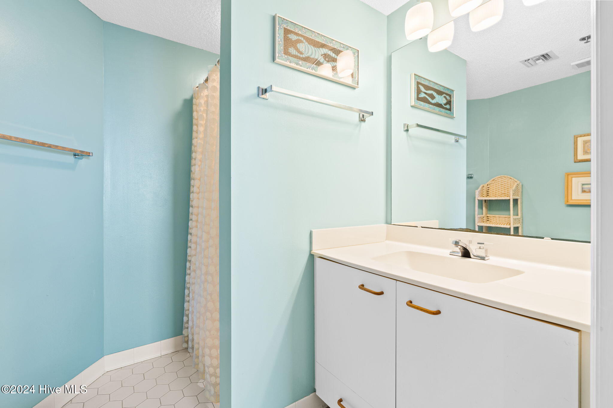 100476162 | Photo 32