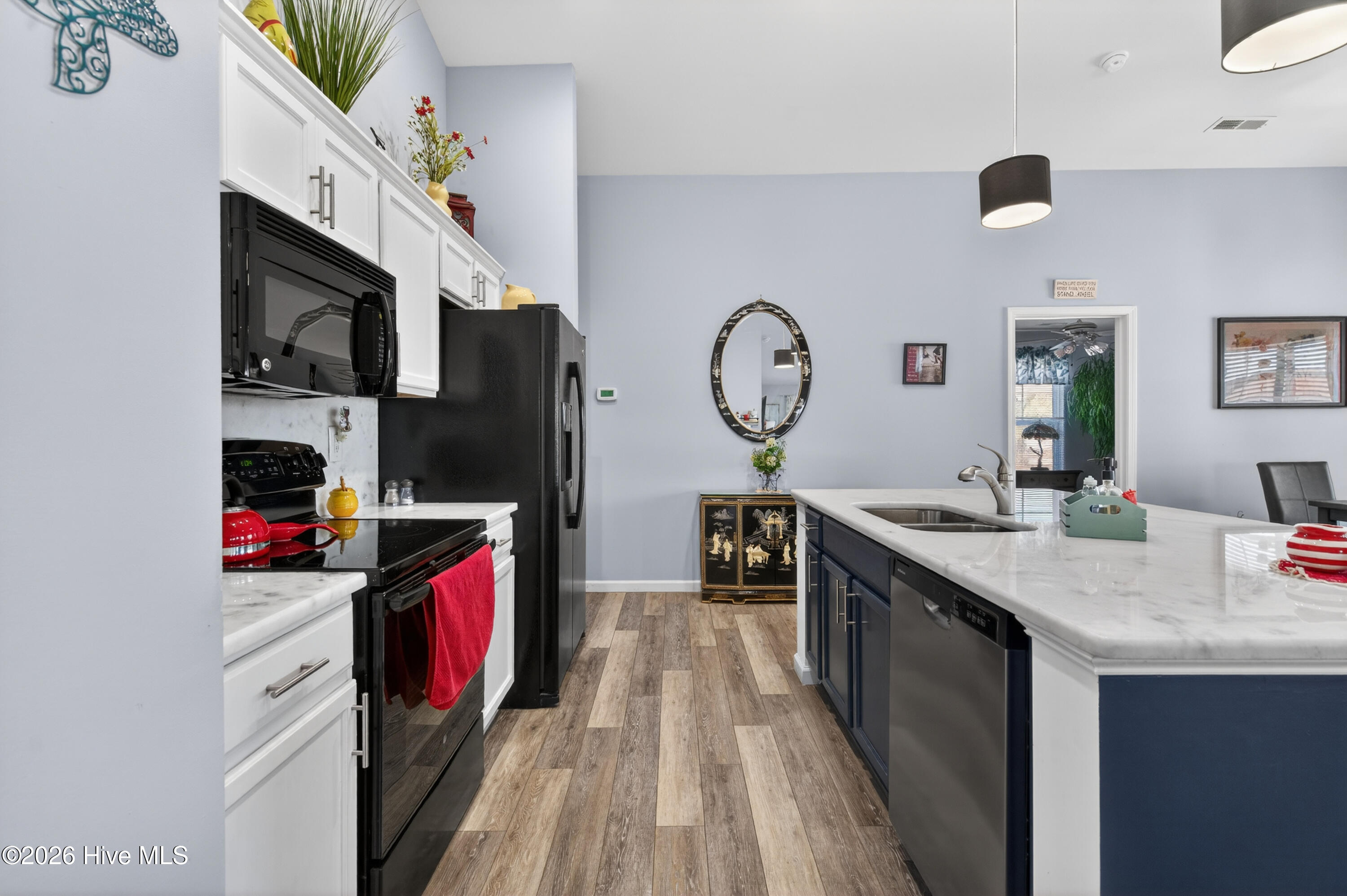 100557336 | Photo 16