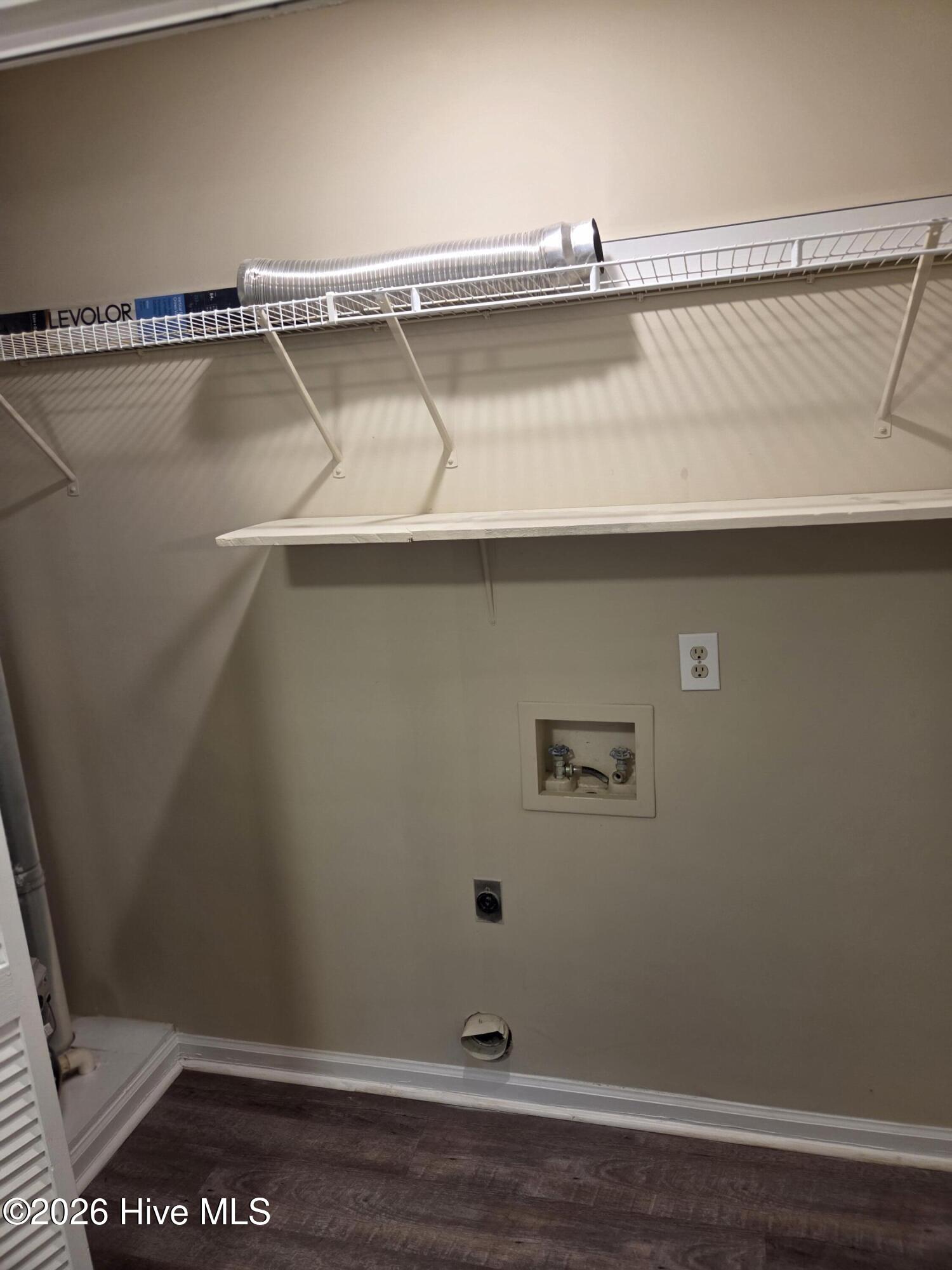 Undisclosed Address, Greenville, NC, 27858