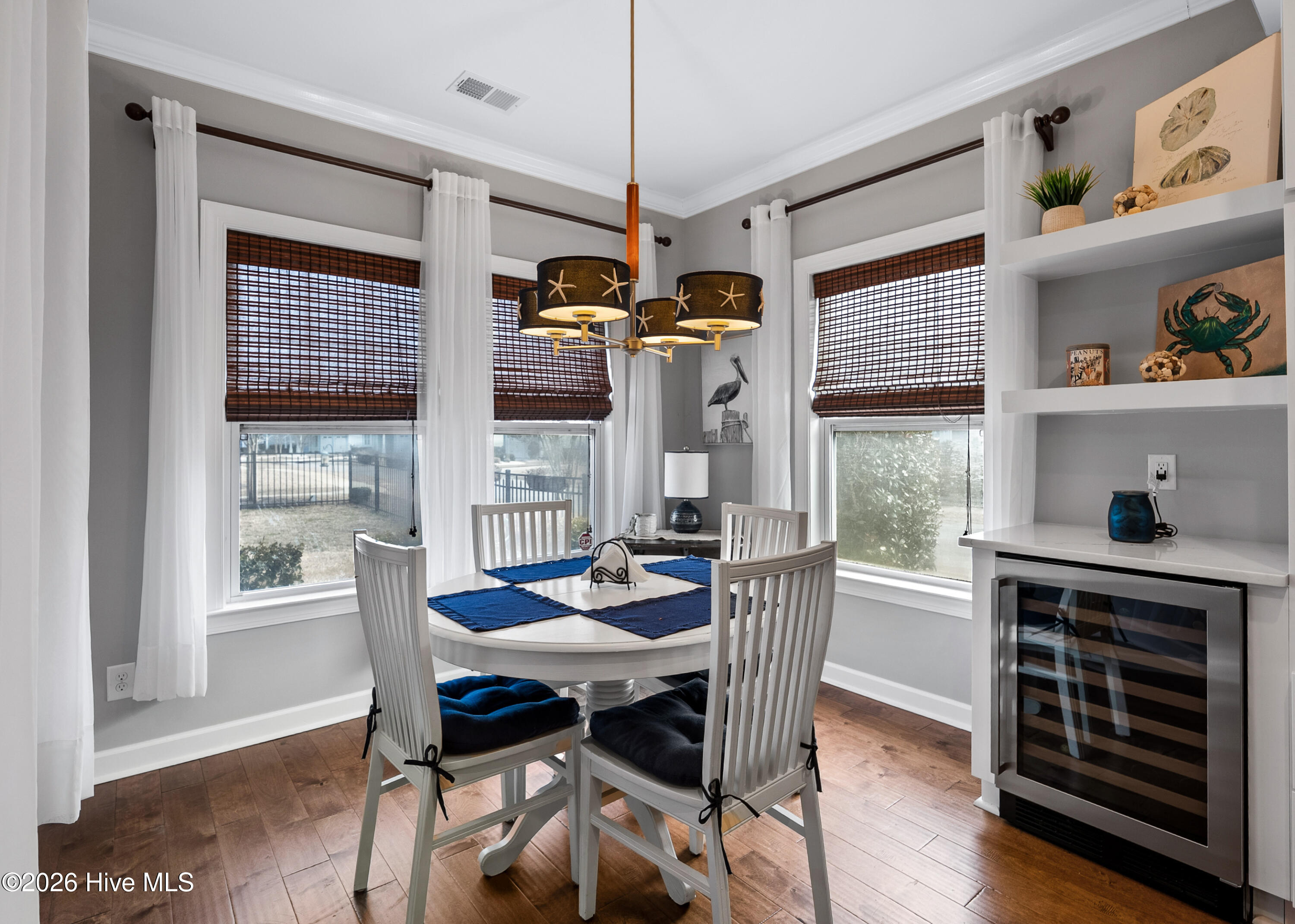 100553869 | Photo 22