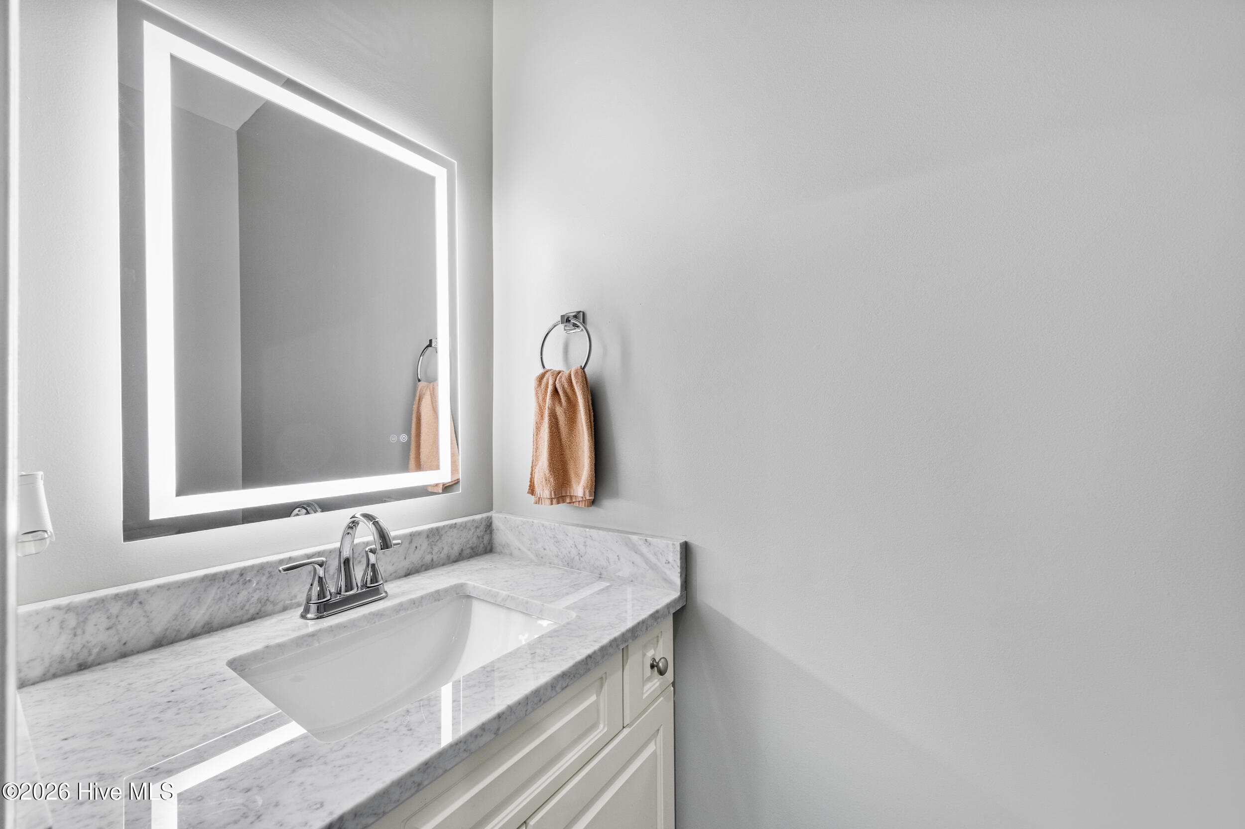 100569506 | Photo 23