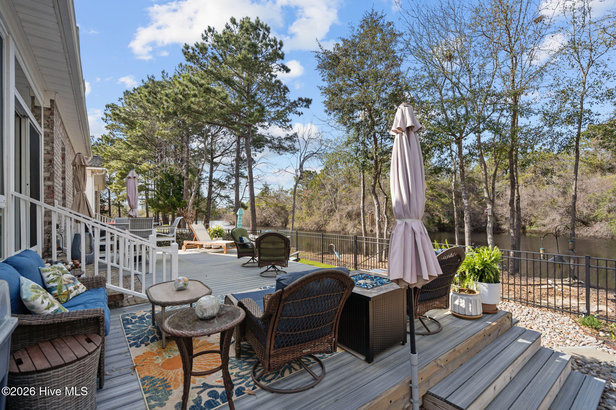 100562248 | Photo 42