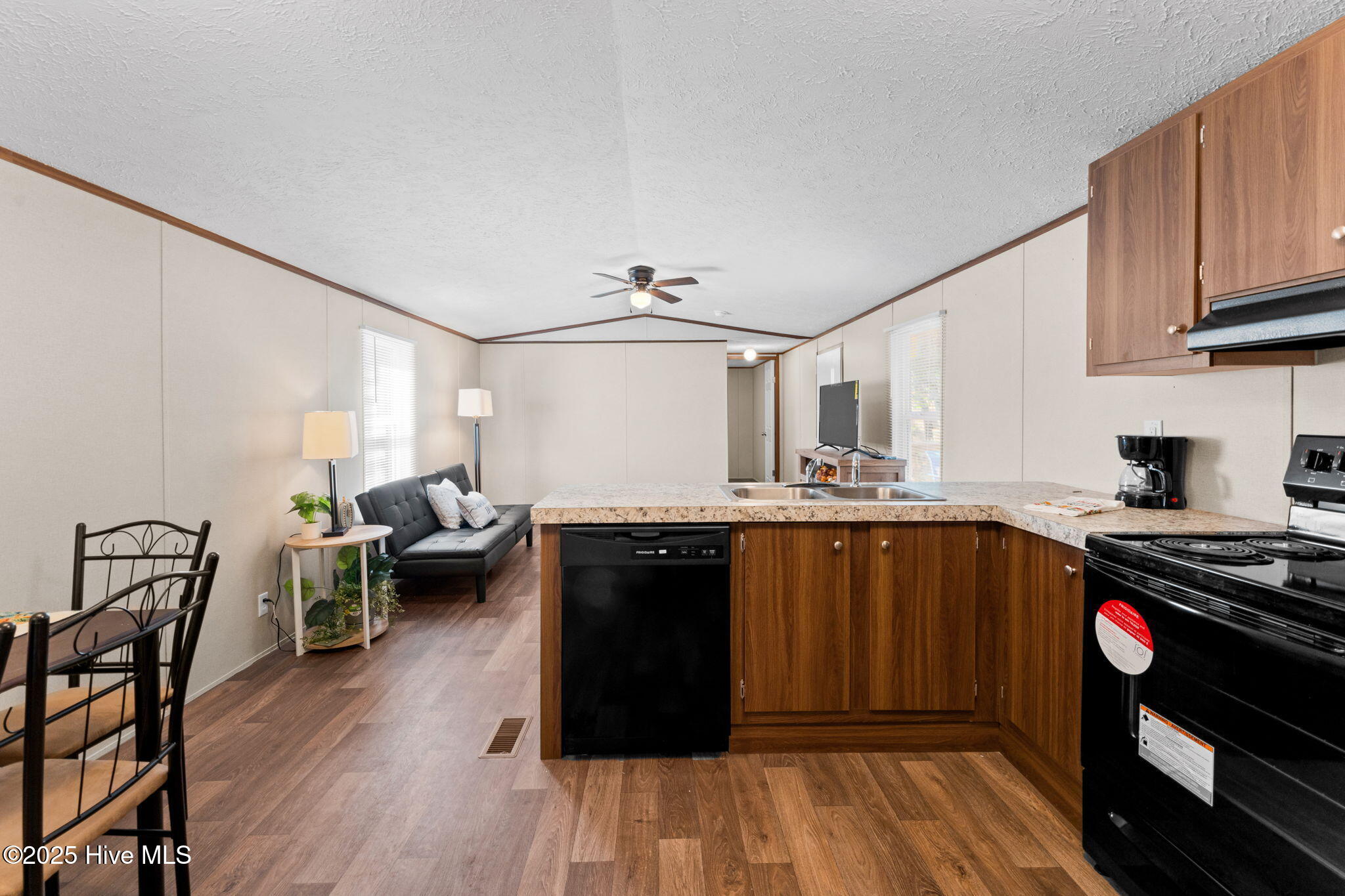 293 Sycamore Road, Southport, NC 28461 – photo 15: shniderproductions.com-26