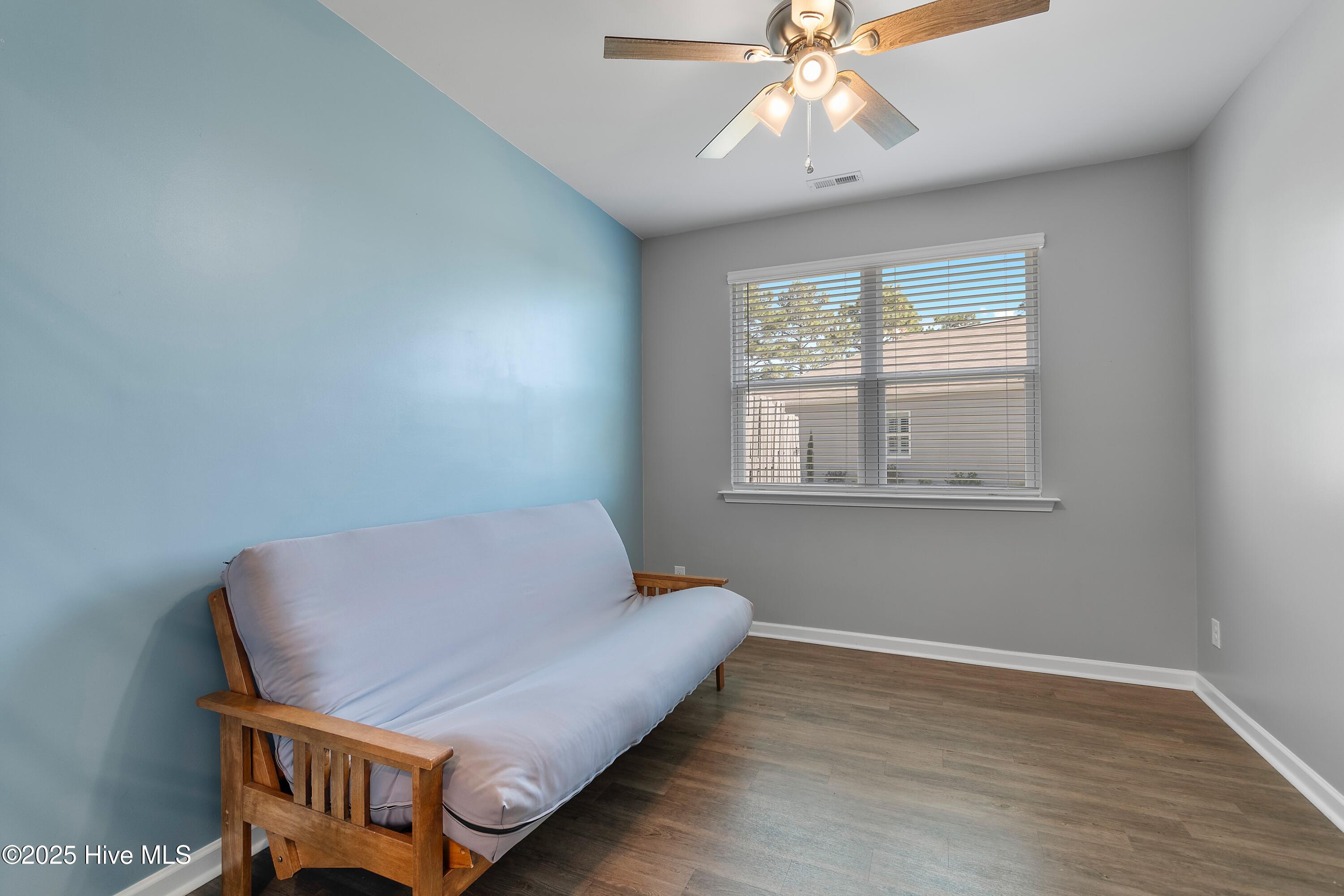 100537510 | Photo 11