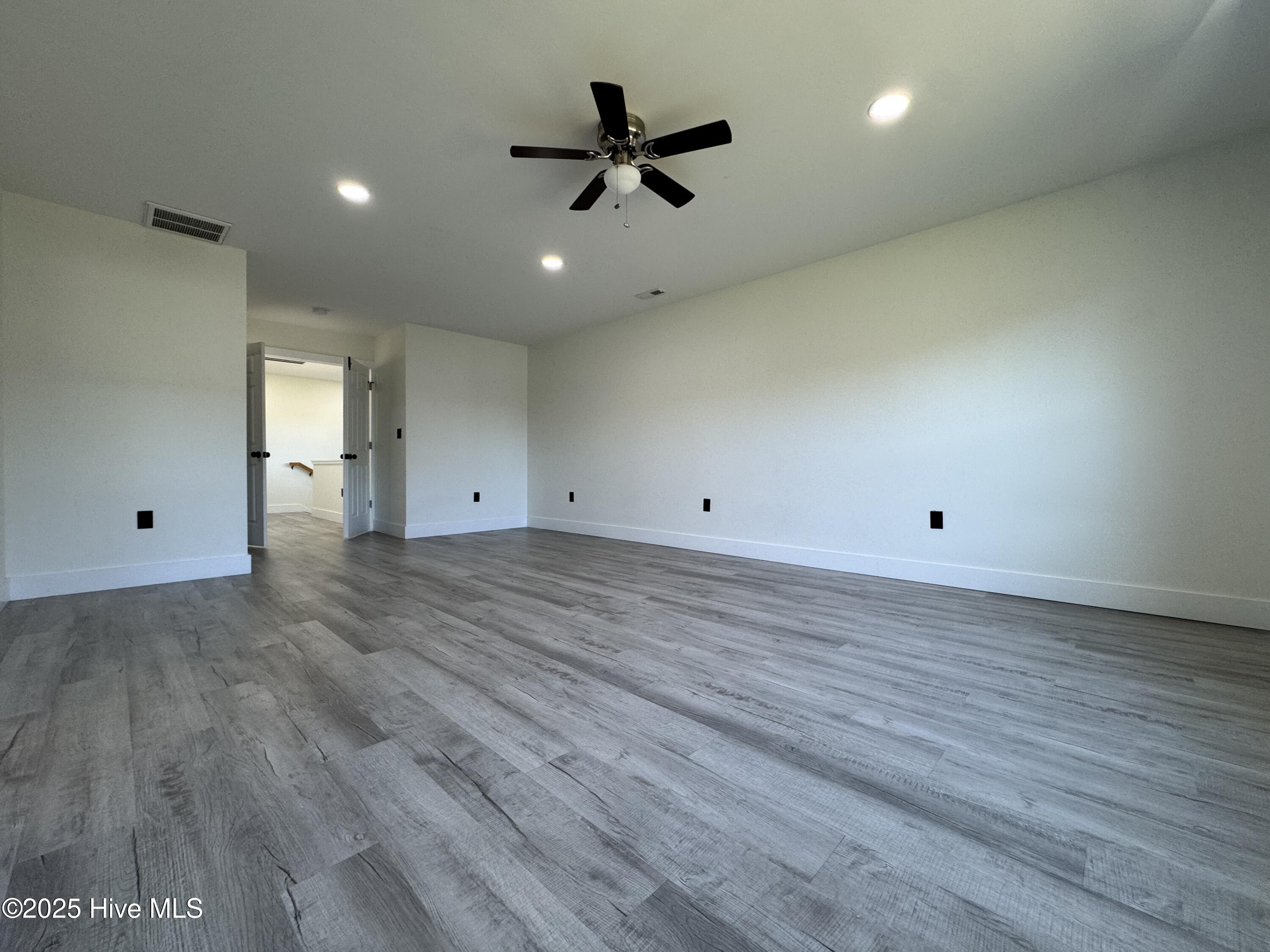 100539519 | Photo 19