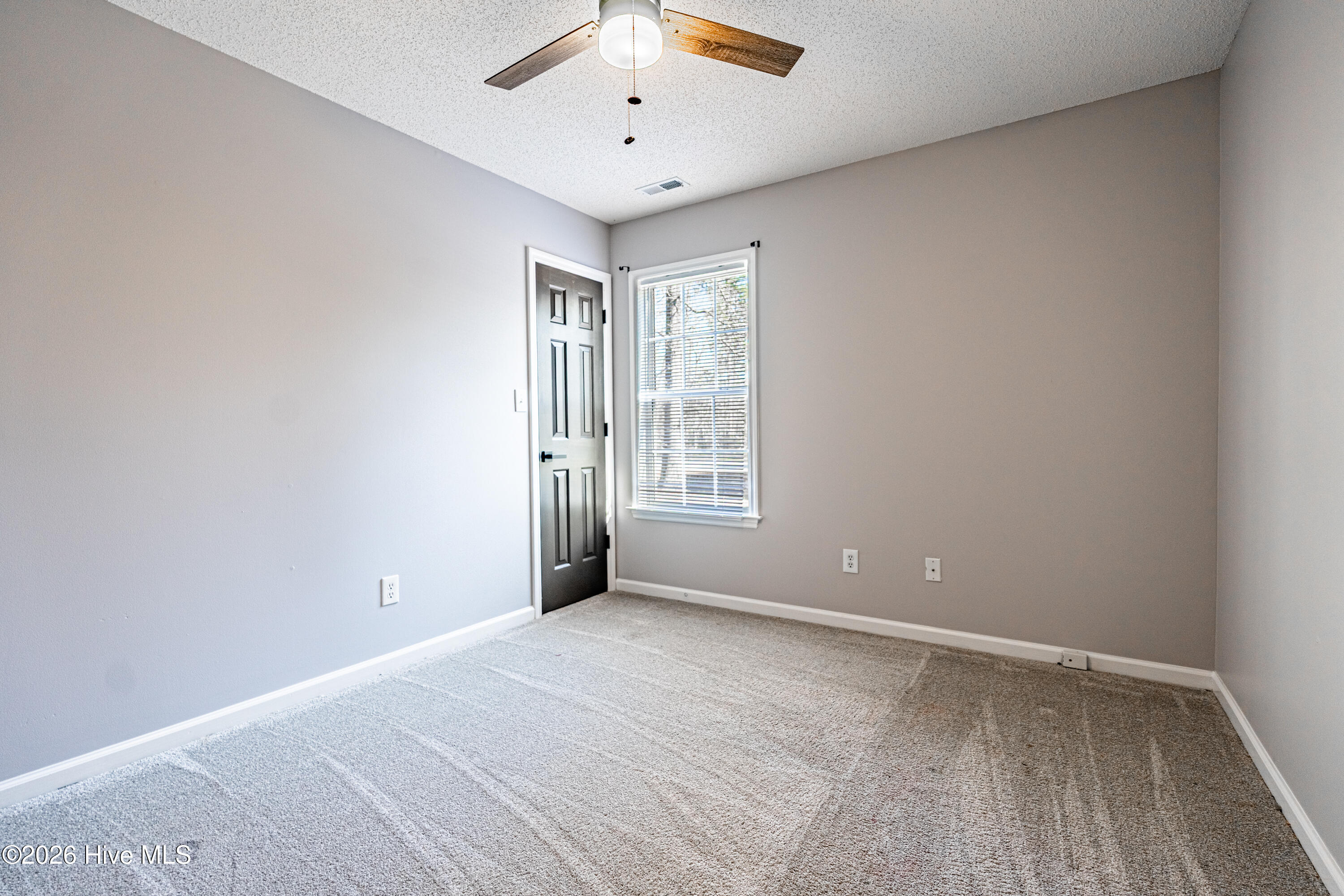 100557378 | Photo 26