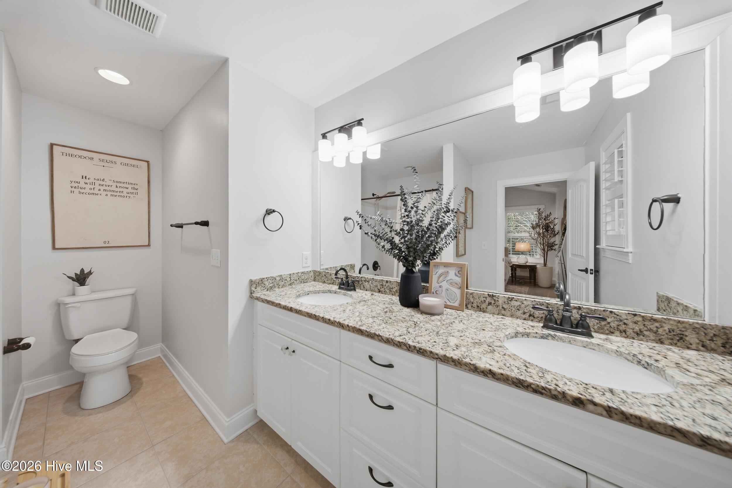 100561155 | Photo 48