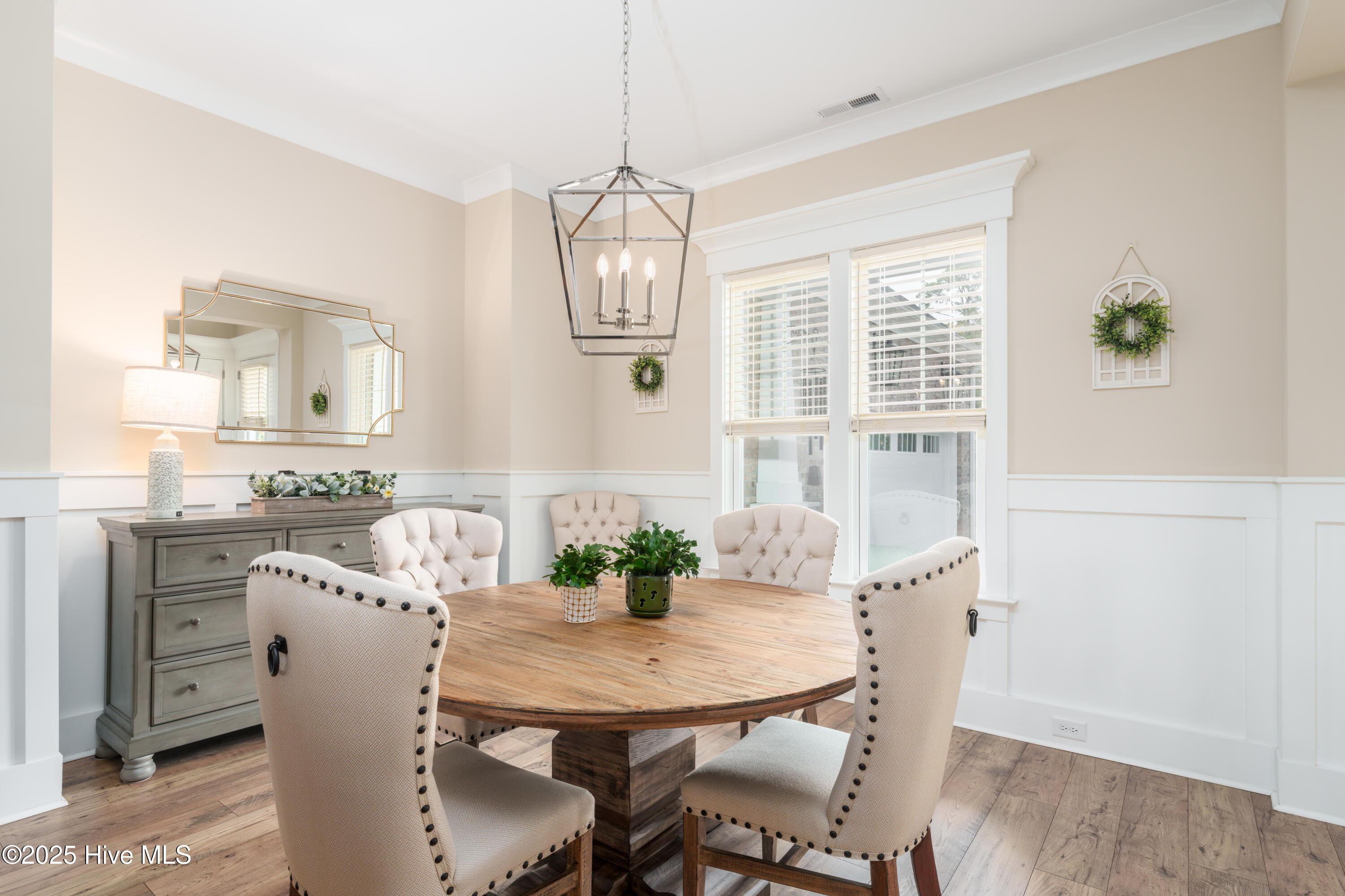 100537850 | Photo 13